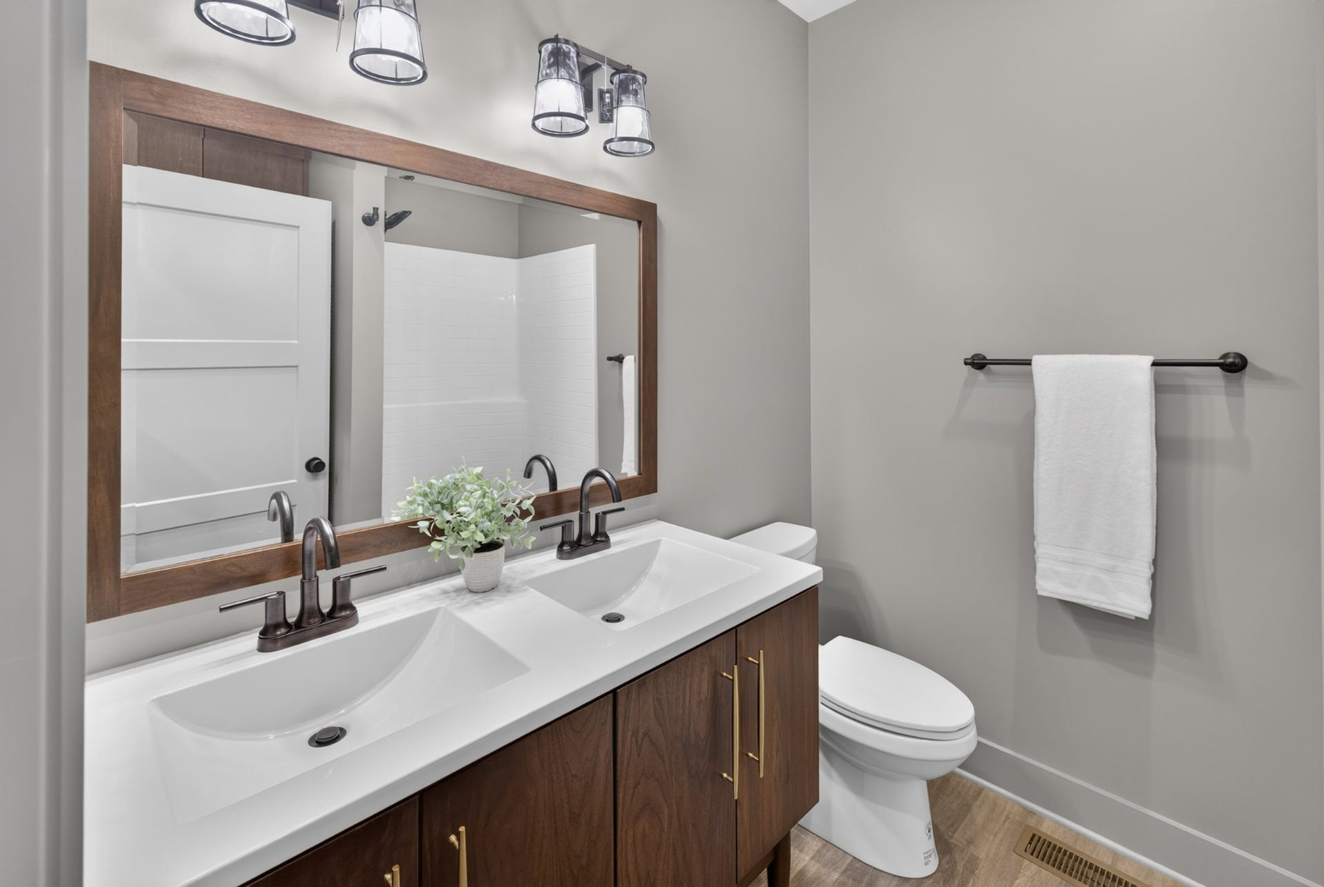 420 Sandhill Rd, Martin, TN 38237 420 Sandhill Rd, Martin, TN 38237