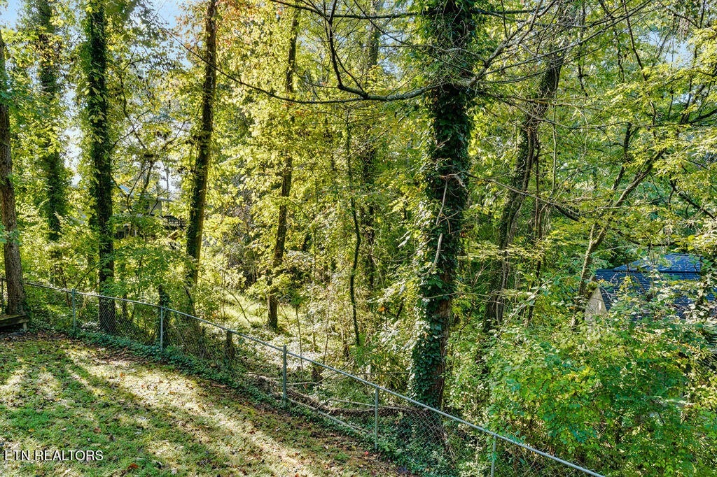 132 Taylor Rd, Oak Ridge, TN 37830 132 Taylor Rd, Oak Ridge, TN 37830