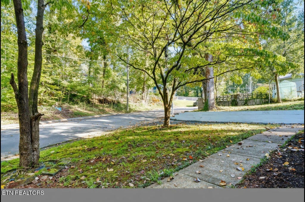132 Taylor Rd, Oak Ridge, TN 37830 132 Taylor Rd, Oak Ridge, TN 37830