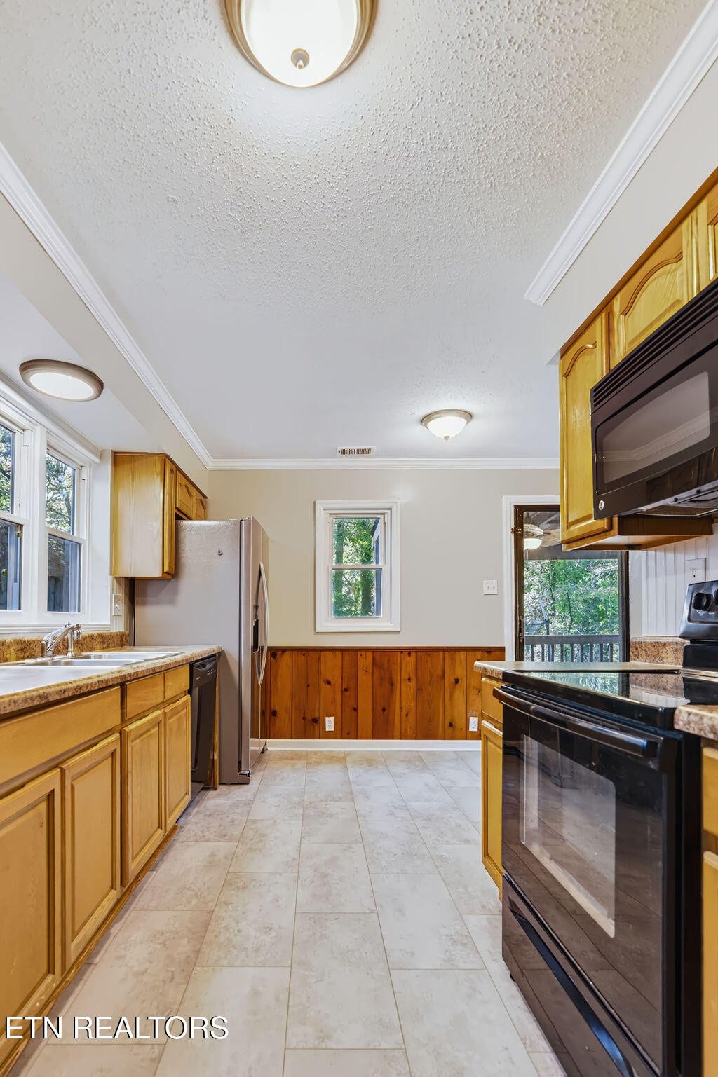 132 Taylor Rd, Oak Ridge, TN 37830 132 Taylor Rd, Oak Ridge, TN 37830