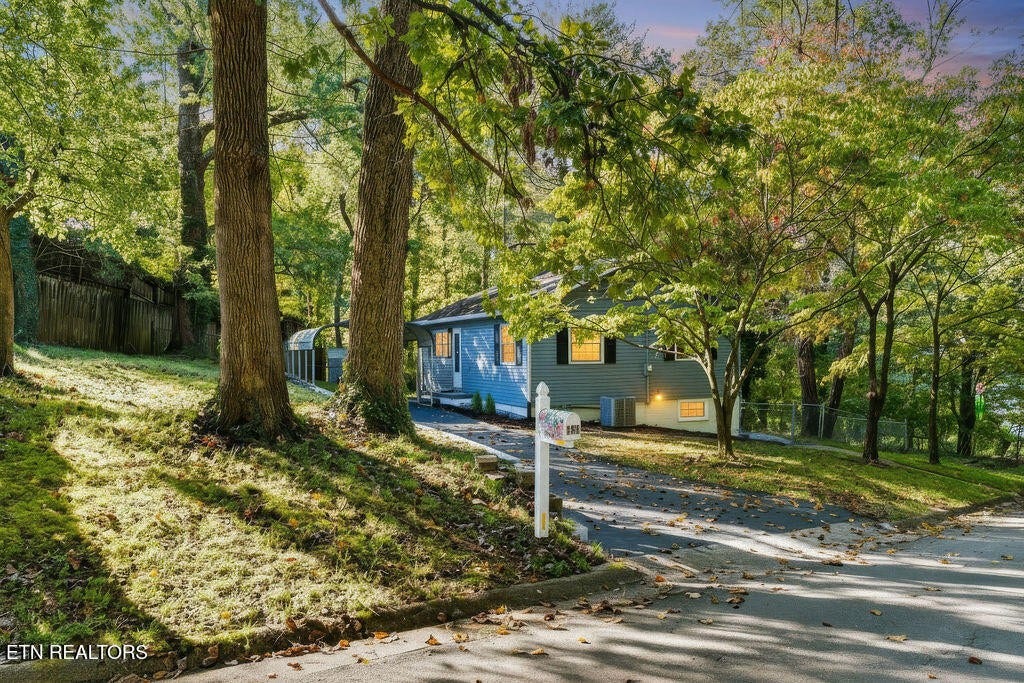 132 Taylor Rd, Oak Ridge, TN 37830 132 Taylor Rd, Oak Ridge, TN 37830