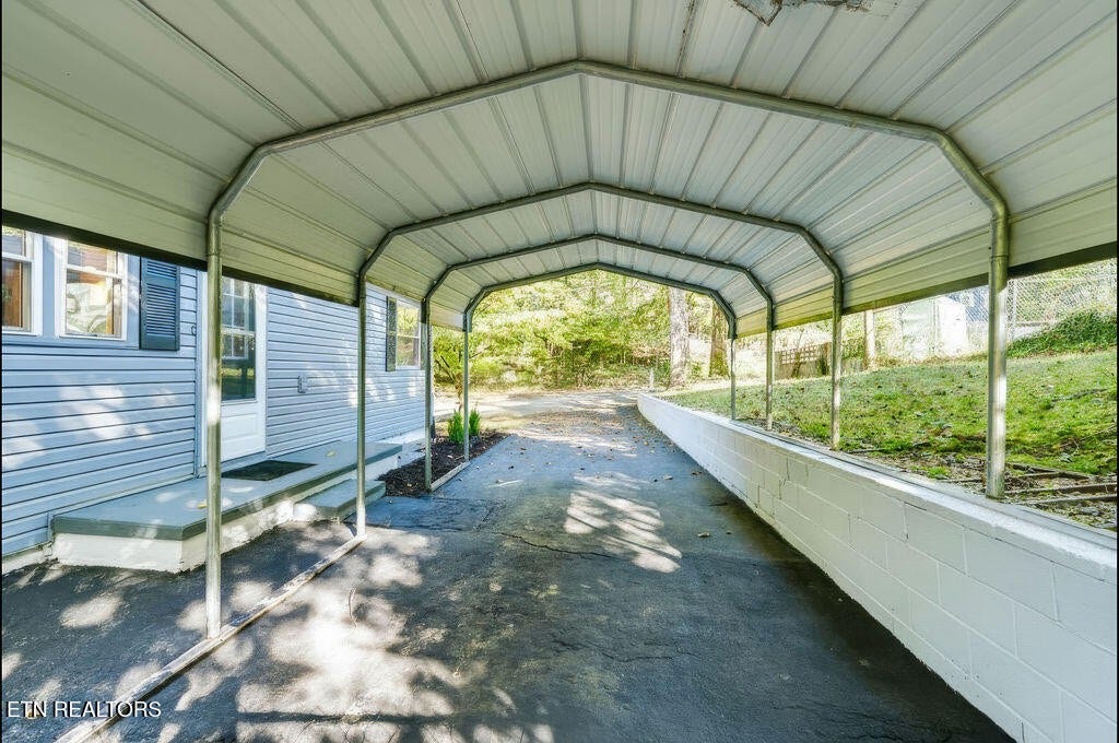132 Taylor Rd, Oak Ridge, TN 37830 132 Taylor Rd, Oak Ridge, TN 37830