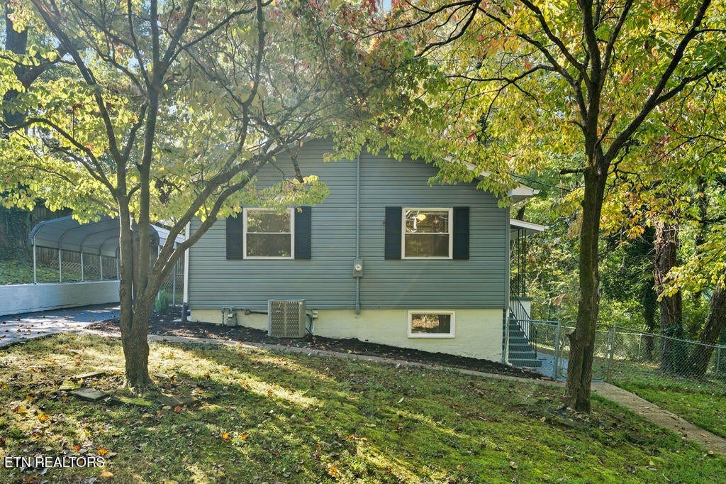 132 Taylor Rd, Oak Ridge, TN 37830 132 Taylor Rd, Oak Ridge, TN 37830