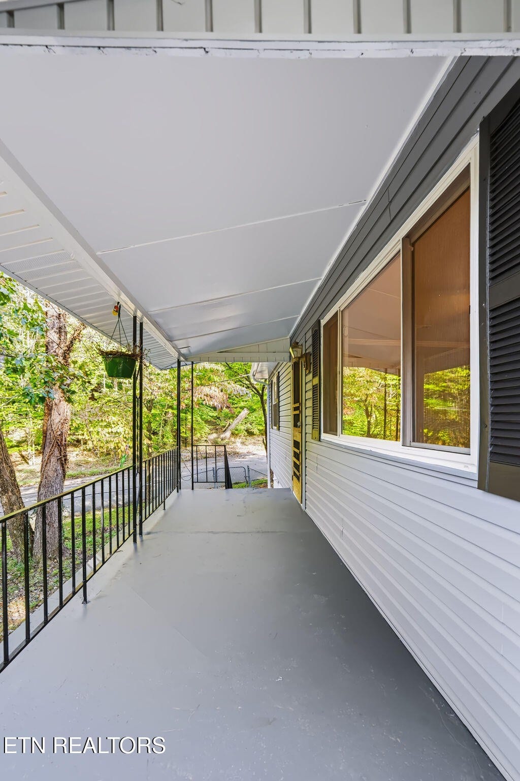 132 Taylor Rd, Oak Ridge, TN 37830 132 Taylor Rd, Oak Ridge, TN 37830