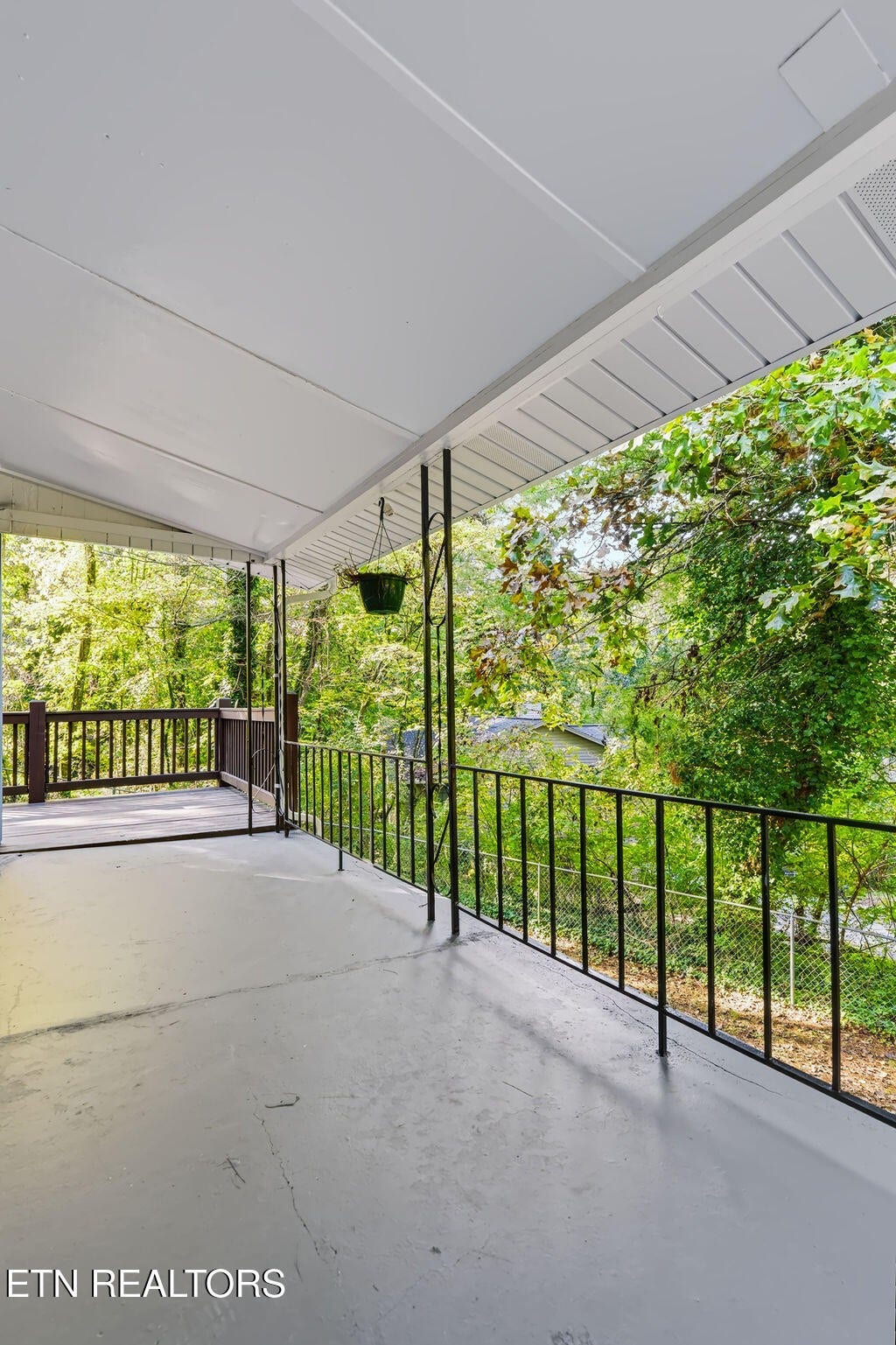 132 Taylor Rd, Oak Ridge, TN 37830 132 Taylor Rd, Oak Ridge, TN 37830