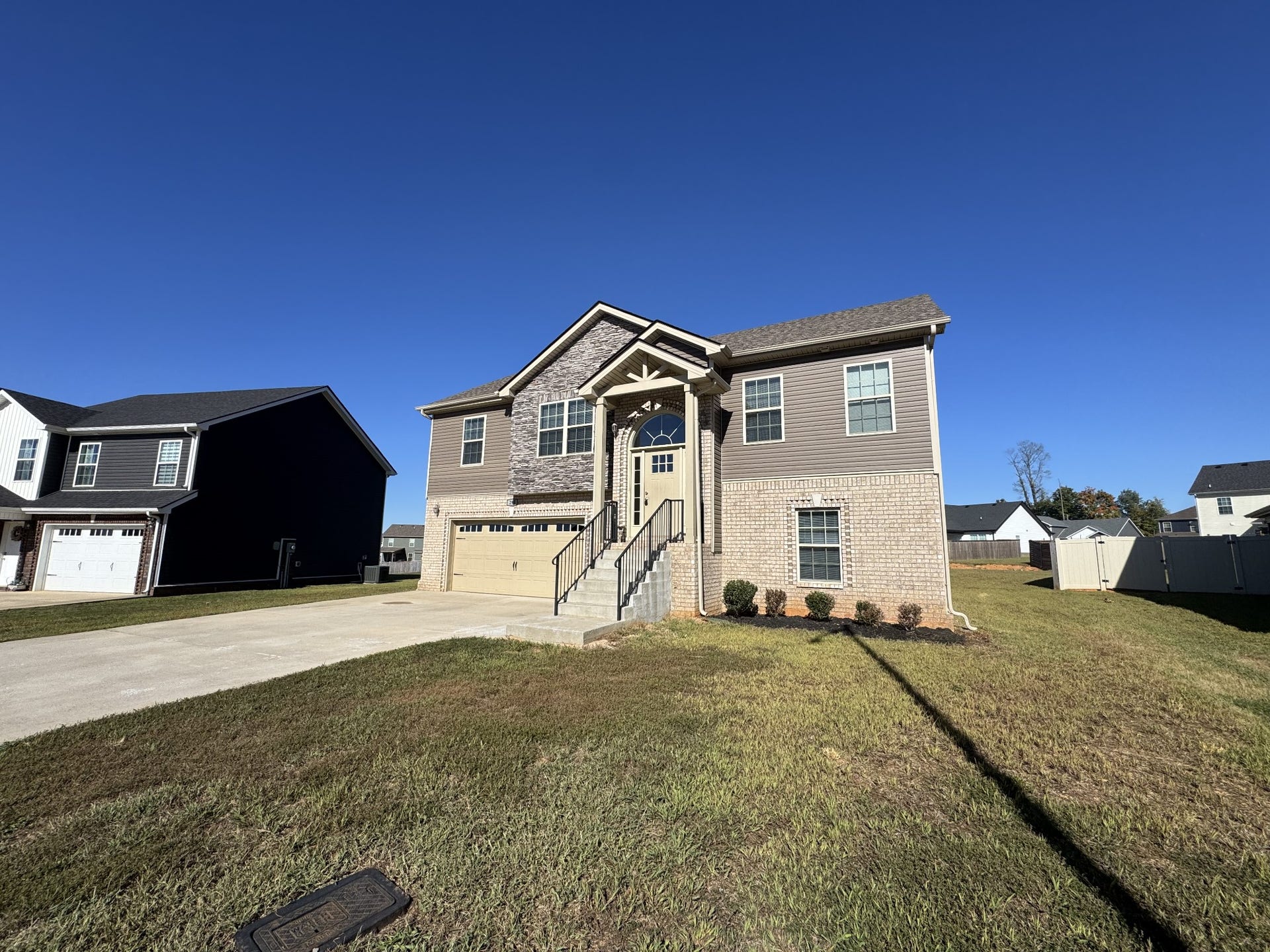 295 Dugger Dr, Clarksville, TN 37042 295 Dugger Dr, Clarksville, TN 37042