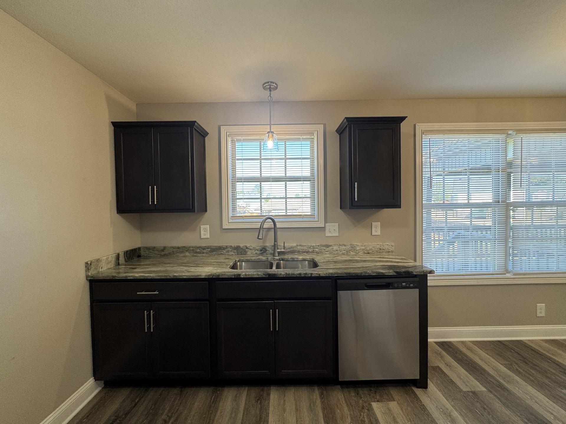 295 Dugger Dr, Clarksville, TN 37042 295 Dugger Dr, Clarksville, TN 37042