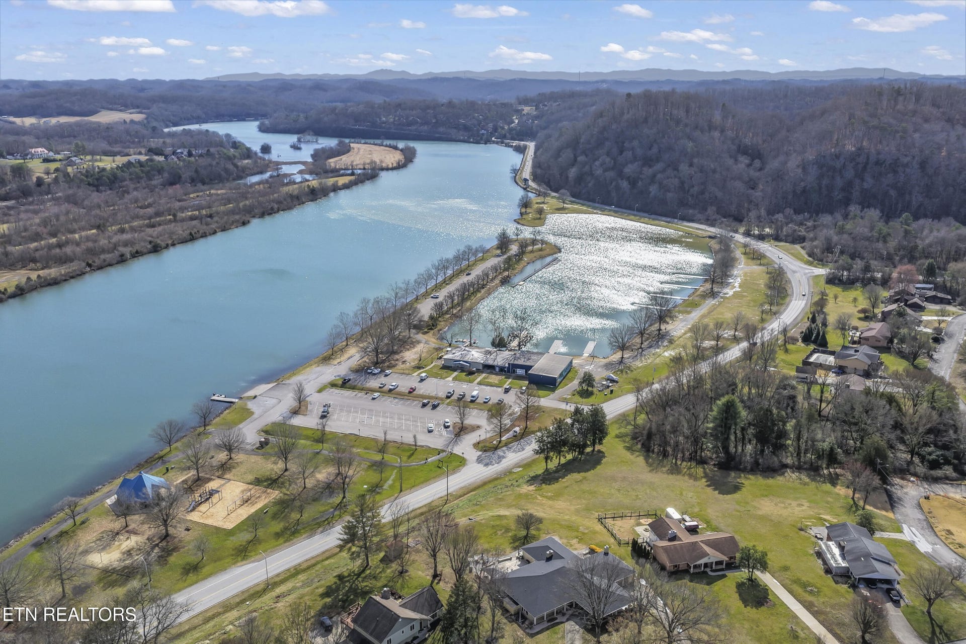 103 Amanda Place, Oak Ridge, TN 37830 103 Amanda Place, Oak Ridge, TN 37830