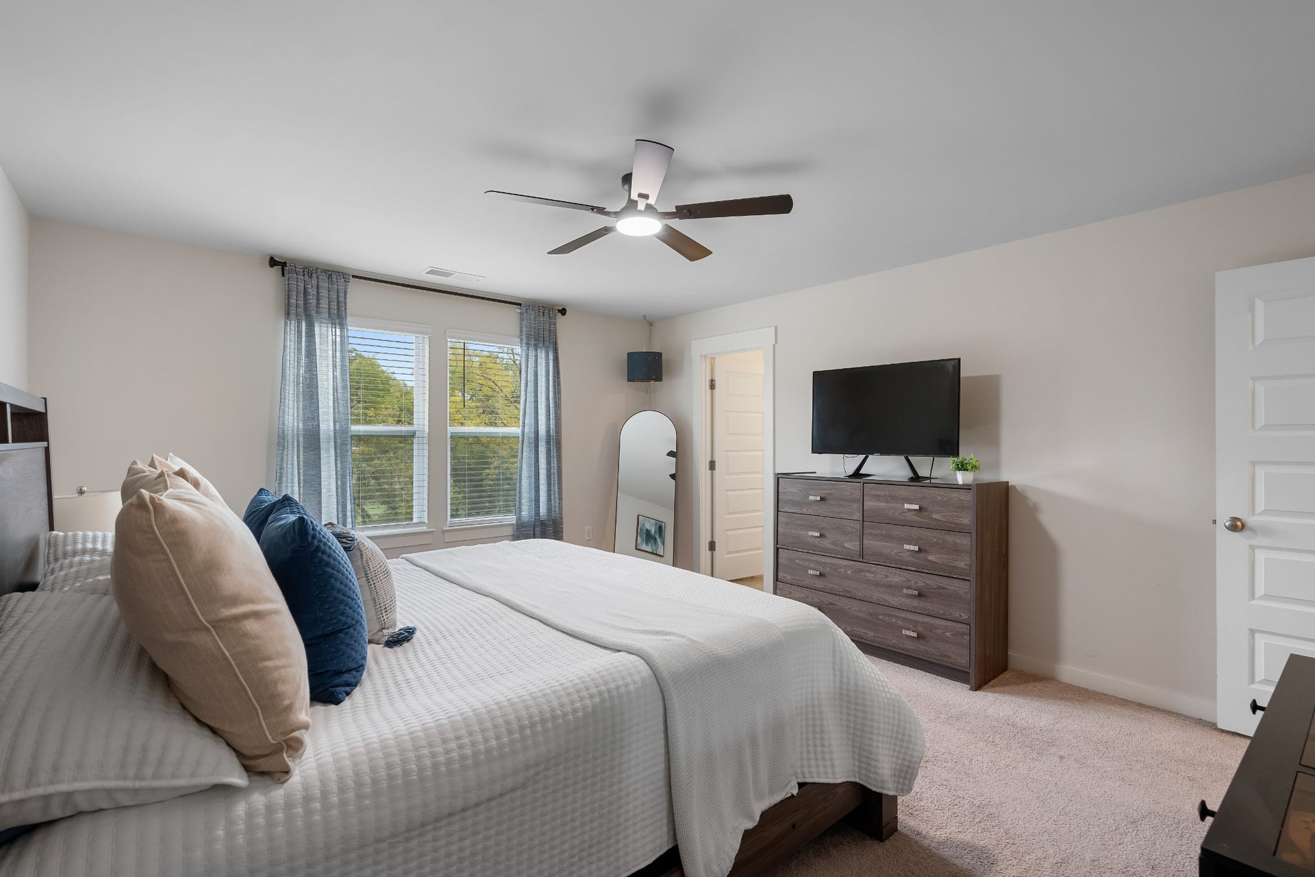 2216 Robert Gwynne Dr, Smyrna, TN 37167