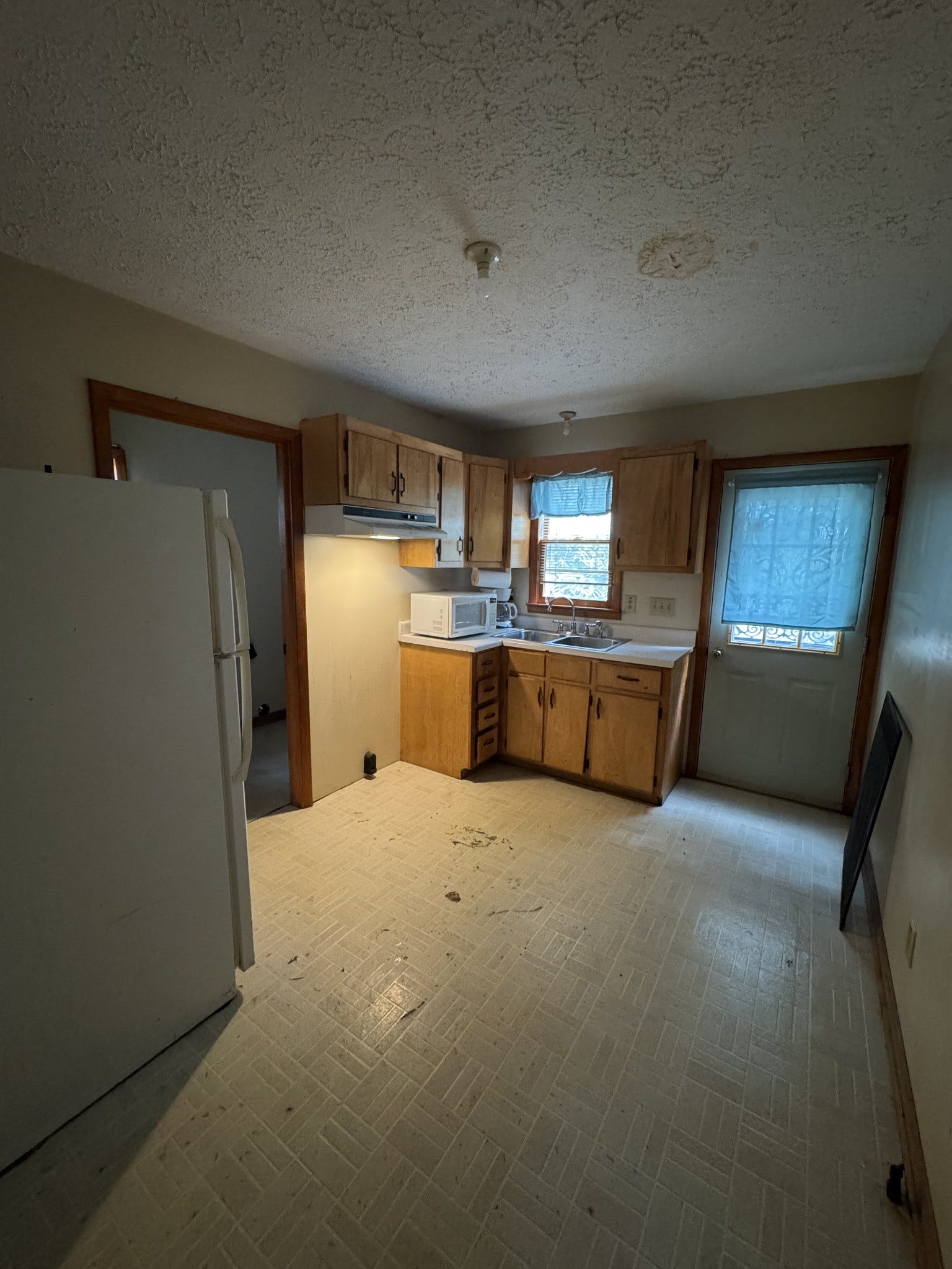 1831 S Main St, Columbia, TN 38401 1831 S Main St, Columbia, TN 38401