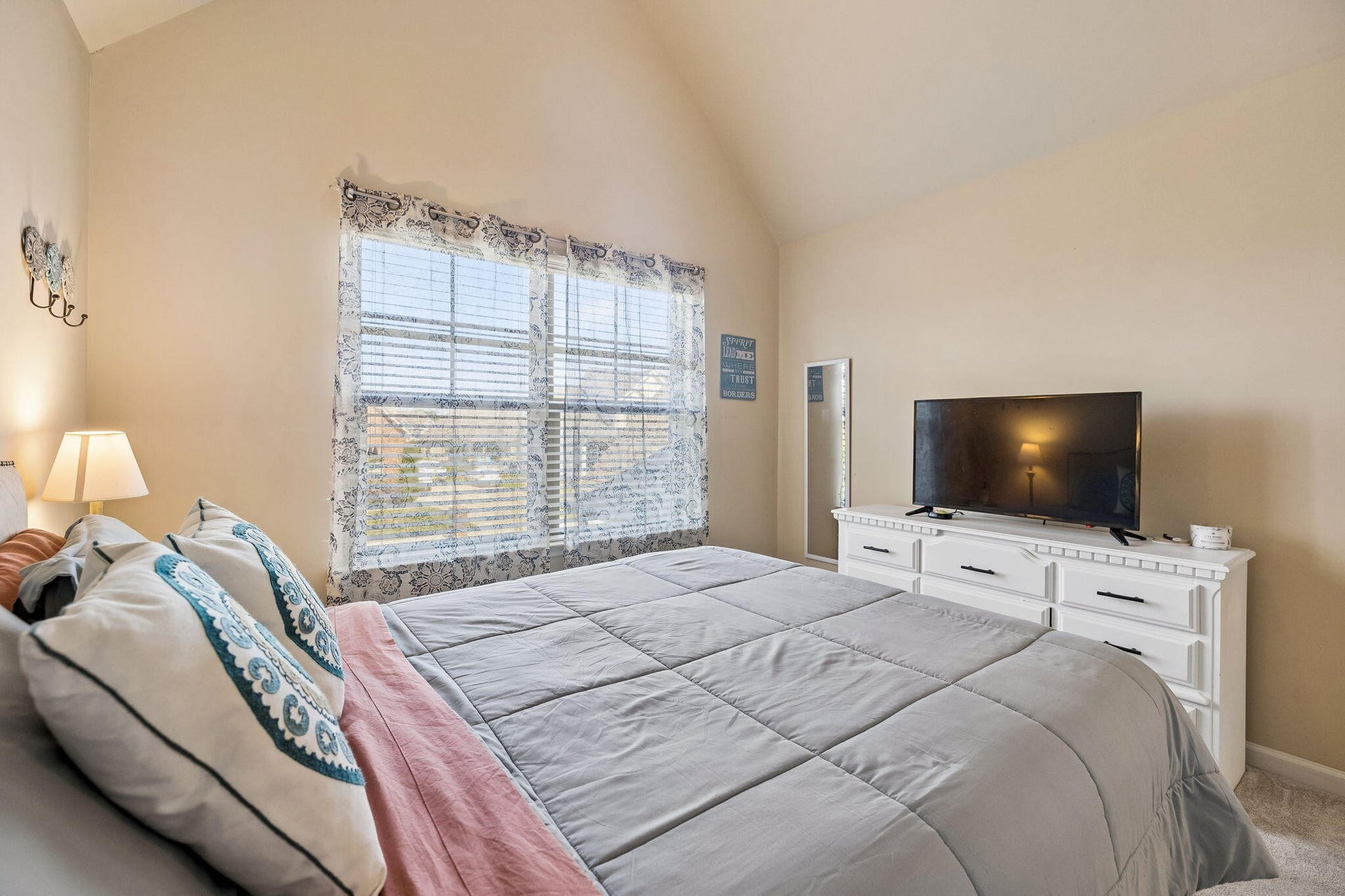 8074 Fox Glove Drive, Ooltewah, TN 37363 8074 Fox Glove Drive, Ooltewah, TN 37363