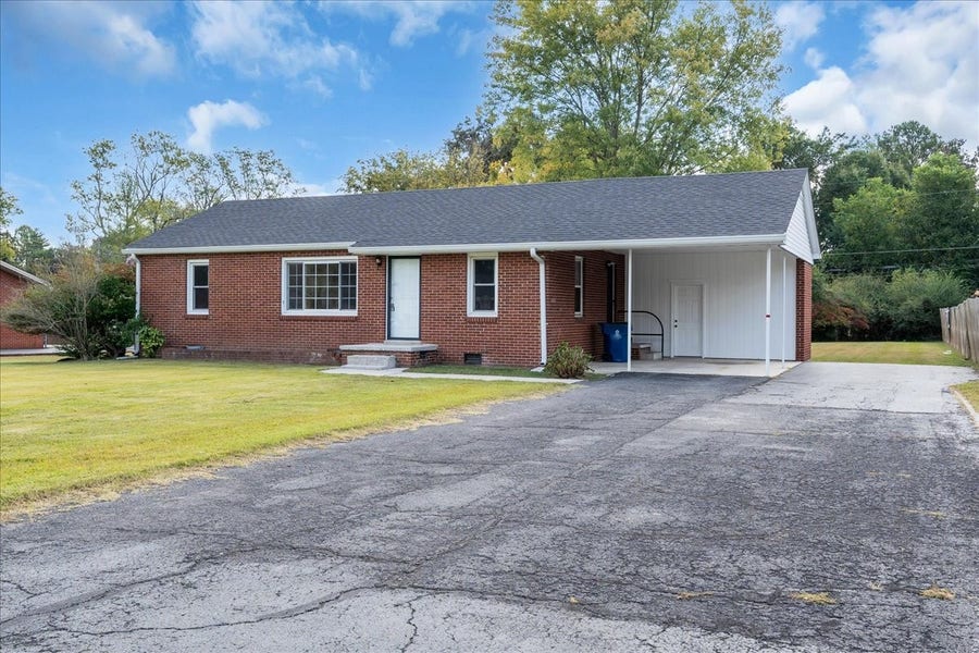 Property photo for 610 Henley St, Manchester, TN