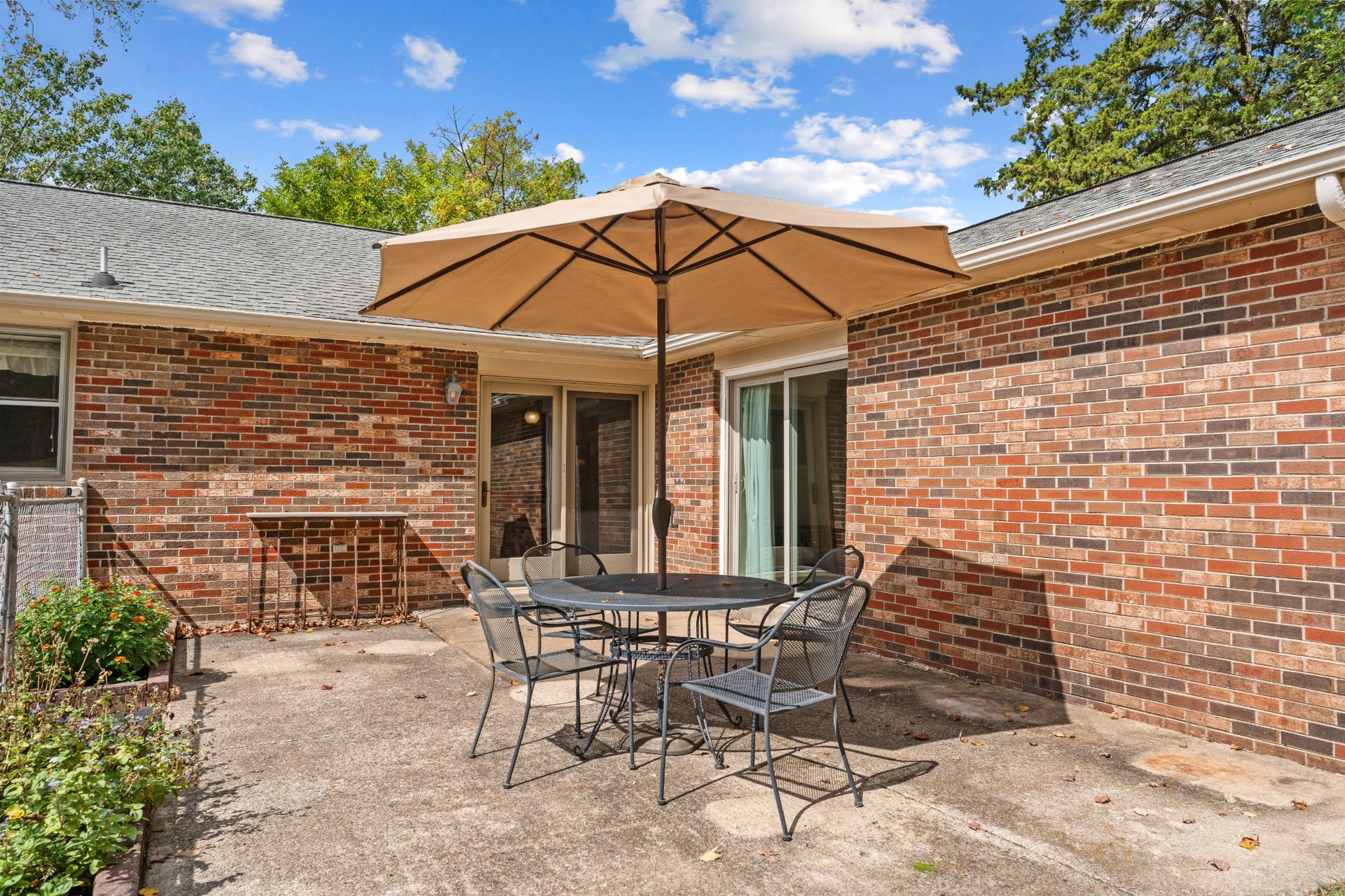 930 Percy Warner Blvd, Nashville, TN 37205 Private patio off kitchen or primary bedroom