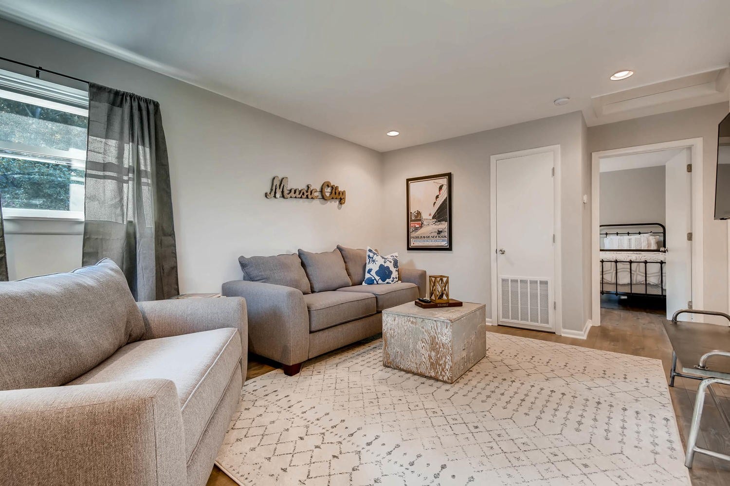 1520 Russell St, #A, Nashville, TN 37206 Please note: This property is unfurnished.