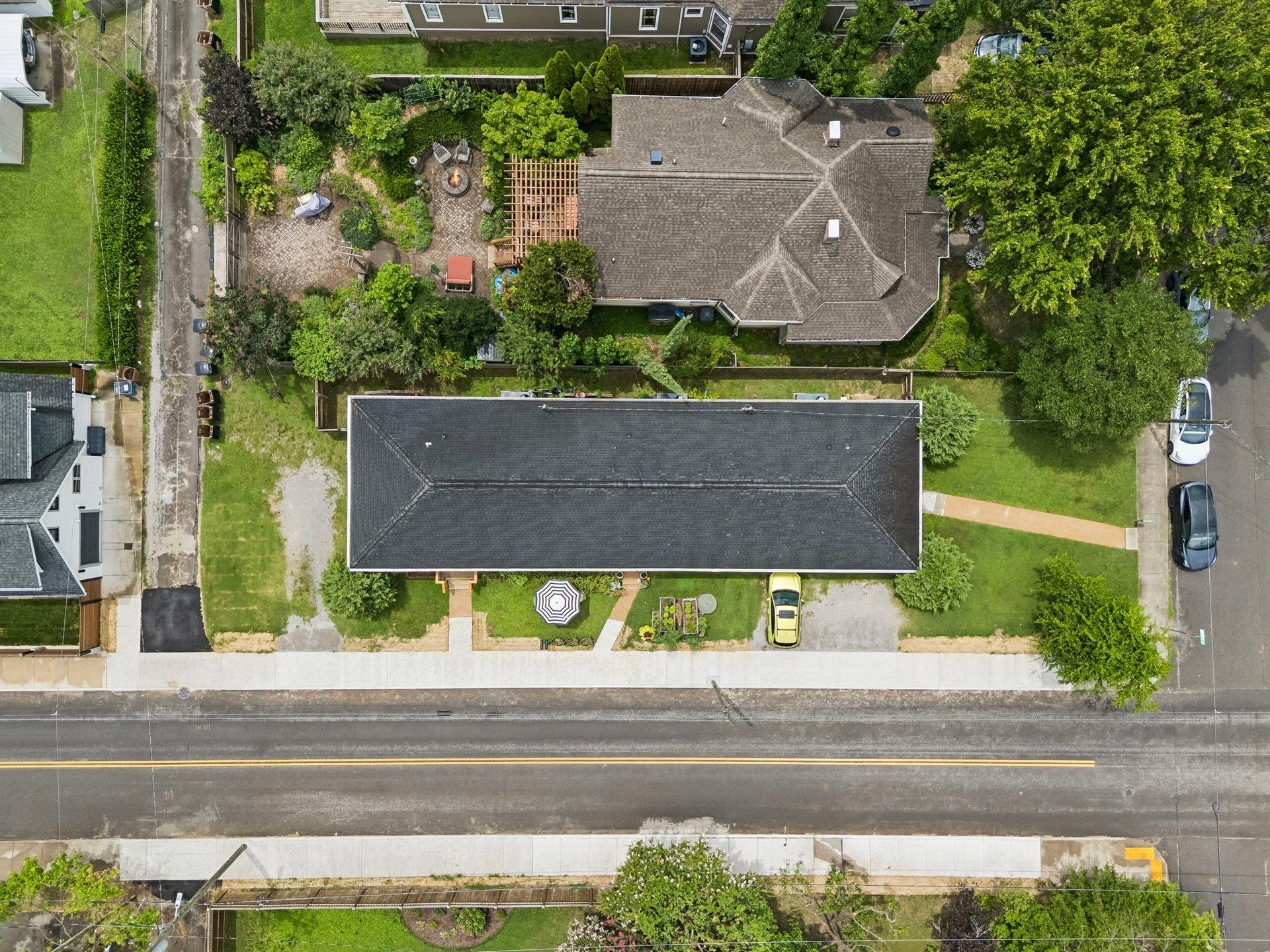 1520 Russell St, #A, Nashville, TN 37206 End unit with a front yard area and adjacent parking pad with amazing access to Lockeland Springs, East Nashville, and Downtown.