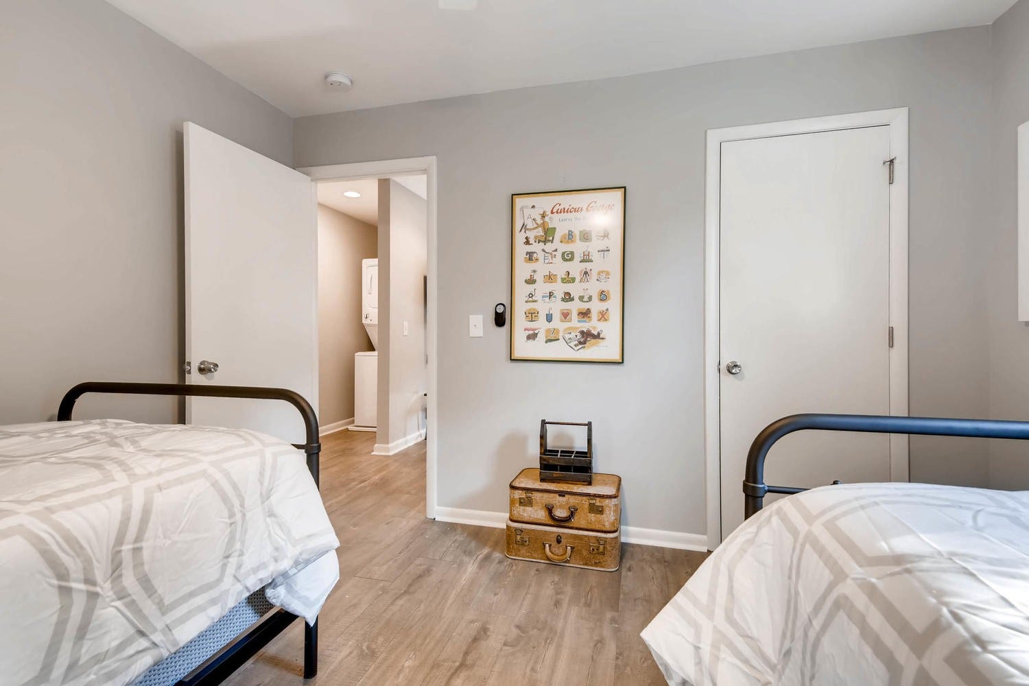1520 Russell St, #A, Nashville, TN 37206 Please note: This property is unfurnished.