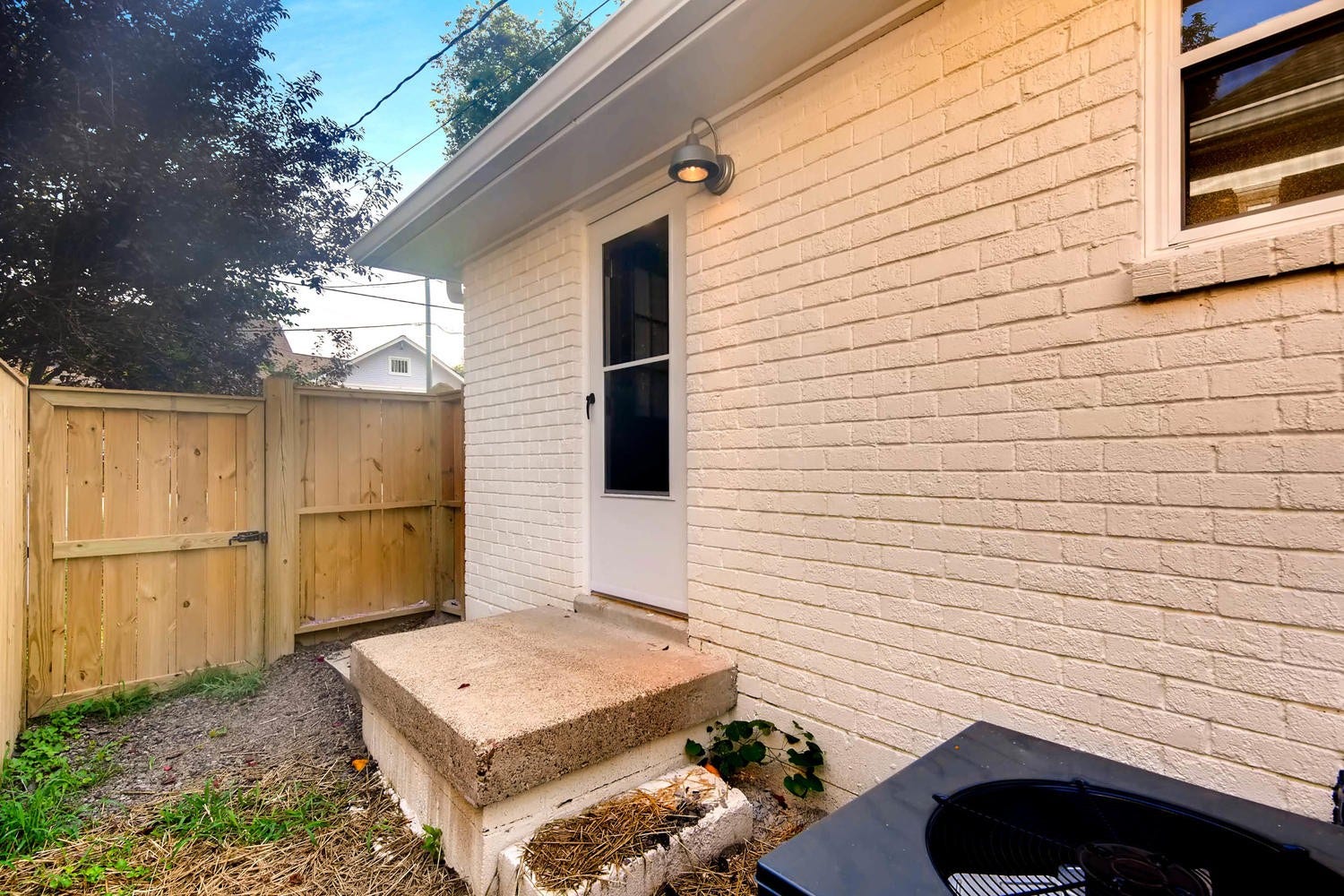 1520 Russell St, #A, Nashville, TN 37206 Fenced-in backyard area.