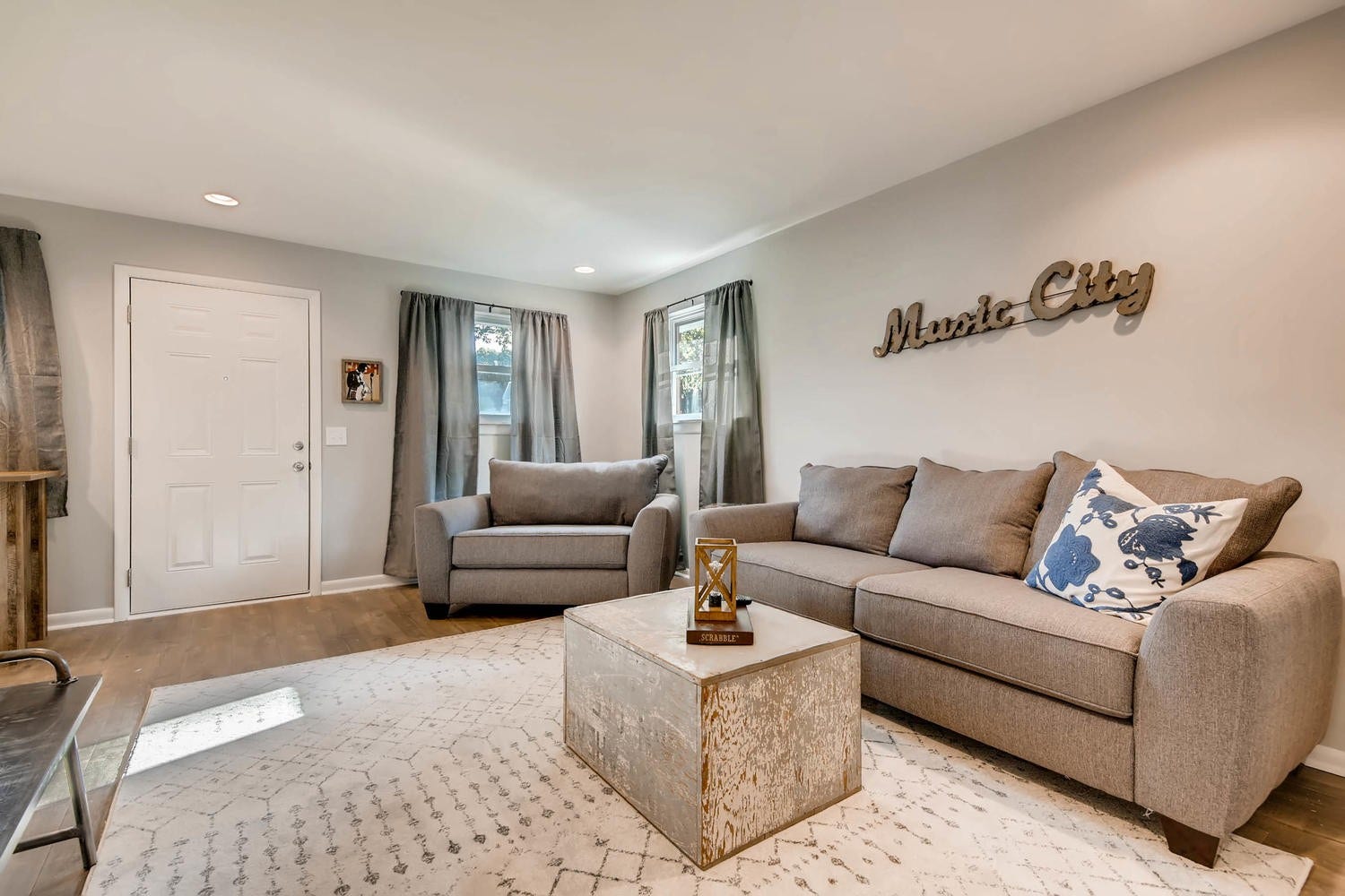 1520 Russell St, #A, Nashville, TN 37206 Please note: This property is unfurnished.