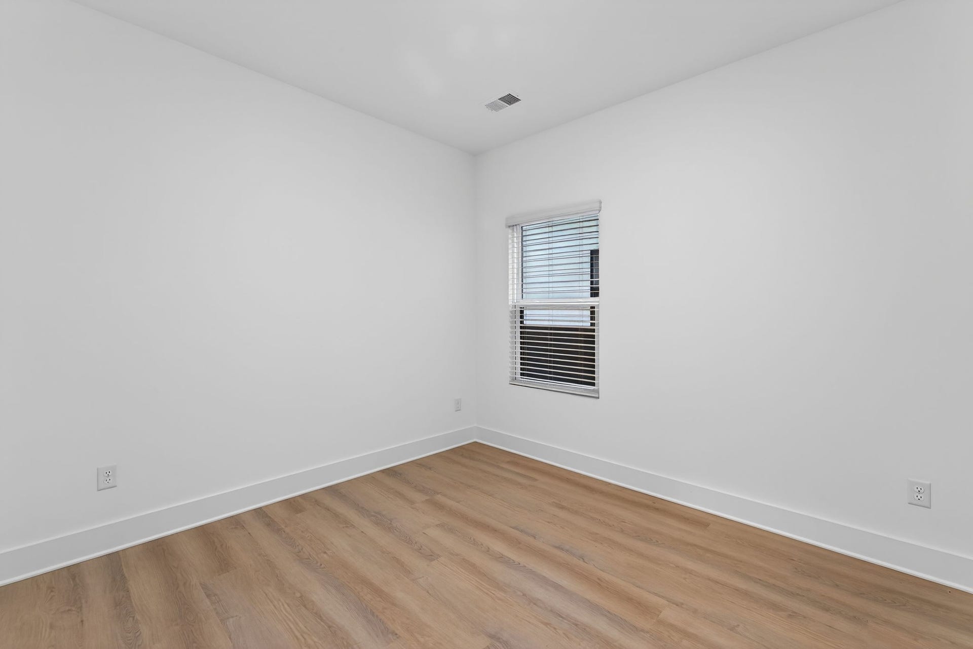 1721 Sharpstone Drive, Columbia, TN 38401 Photo is for representational purposes only.