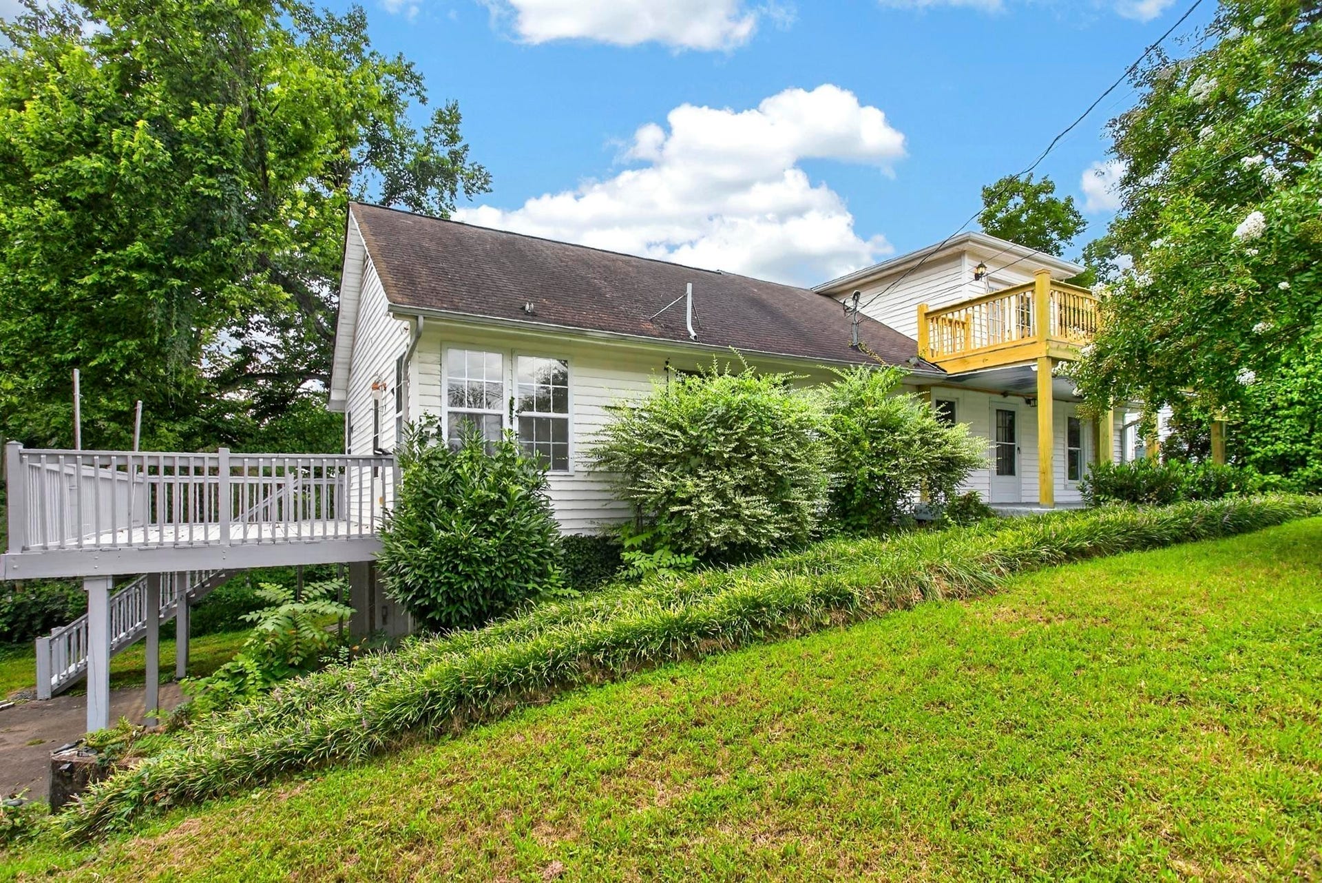 3008 Lakeshore Dr, Old Hickory, TN 37138 3008 Lakeshore Dr, Old Hickory, TN 37138