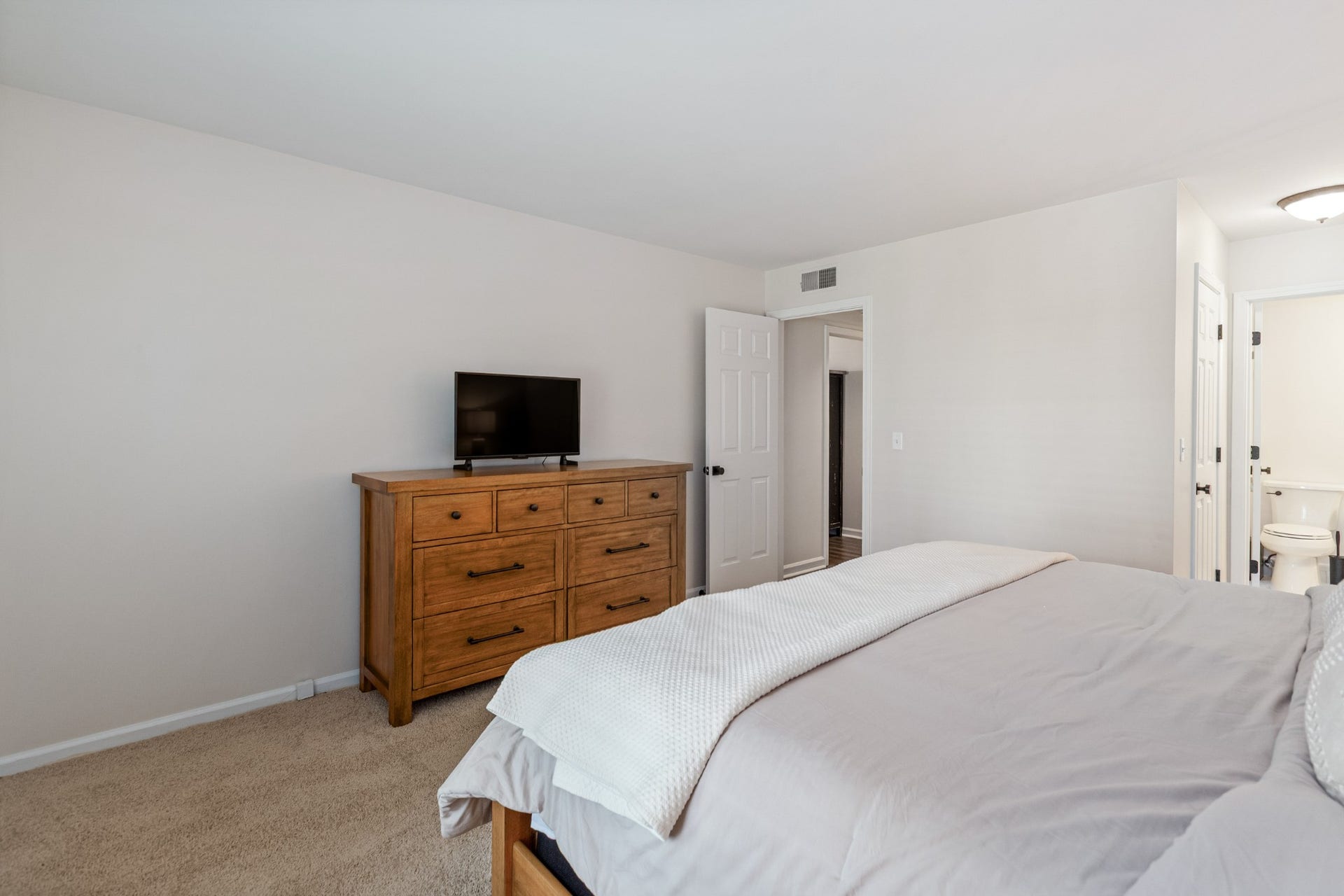 213 Hillsboro Pl, Nashville, TN 37215 213 Hillsboro Pl, Nashville, TN 37215