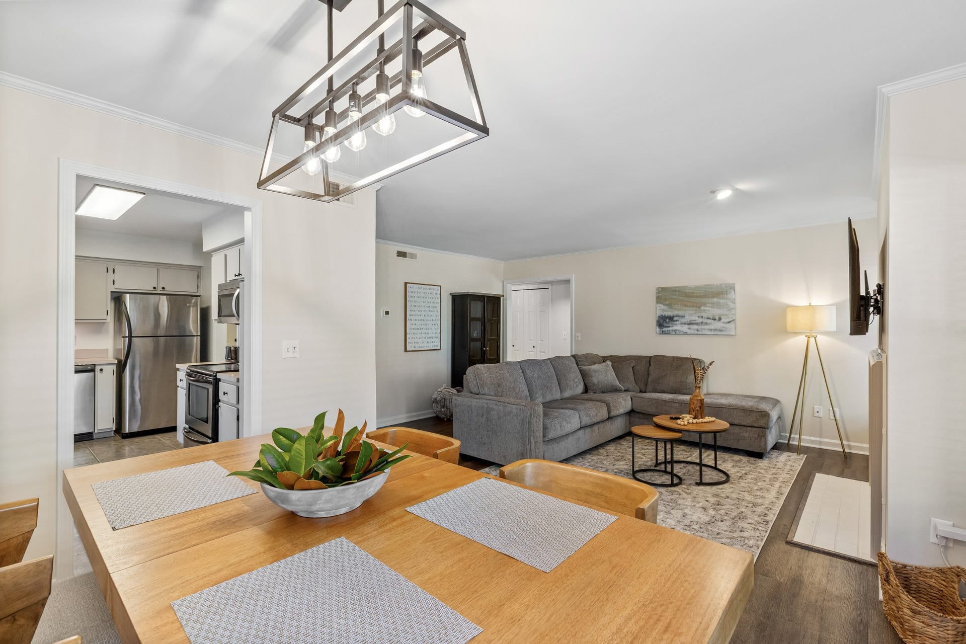 213 Hillsboro Pl, Nashville, TN 37215 213 Hillsboro Pl, Nashville, TN 37215