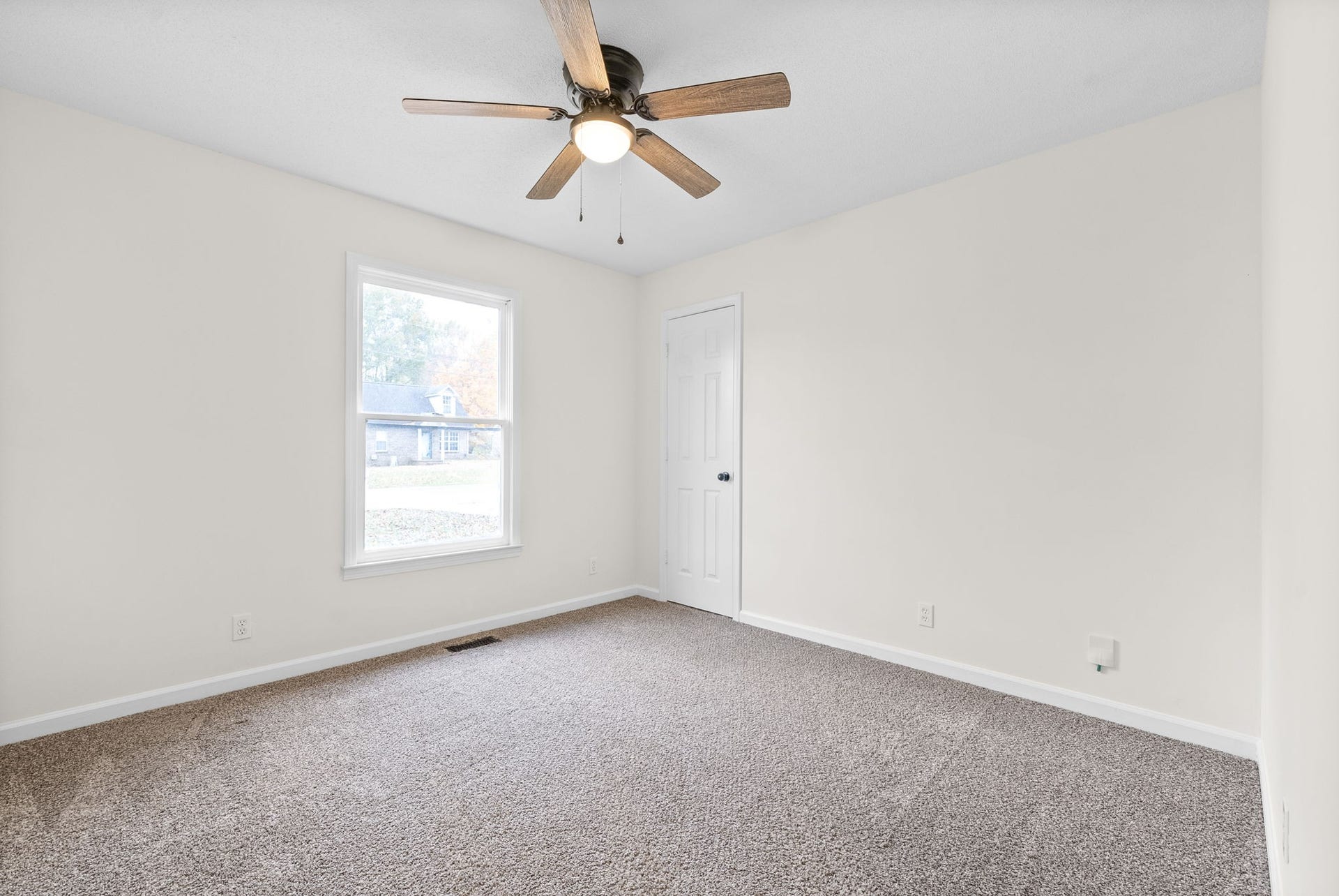 761 Spees Dr, Clarksville, TN 37042 761 Spees Dr, Clarksville, TN 37042