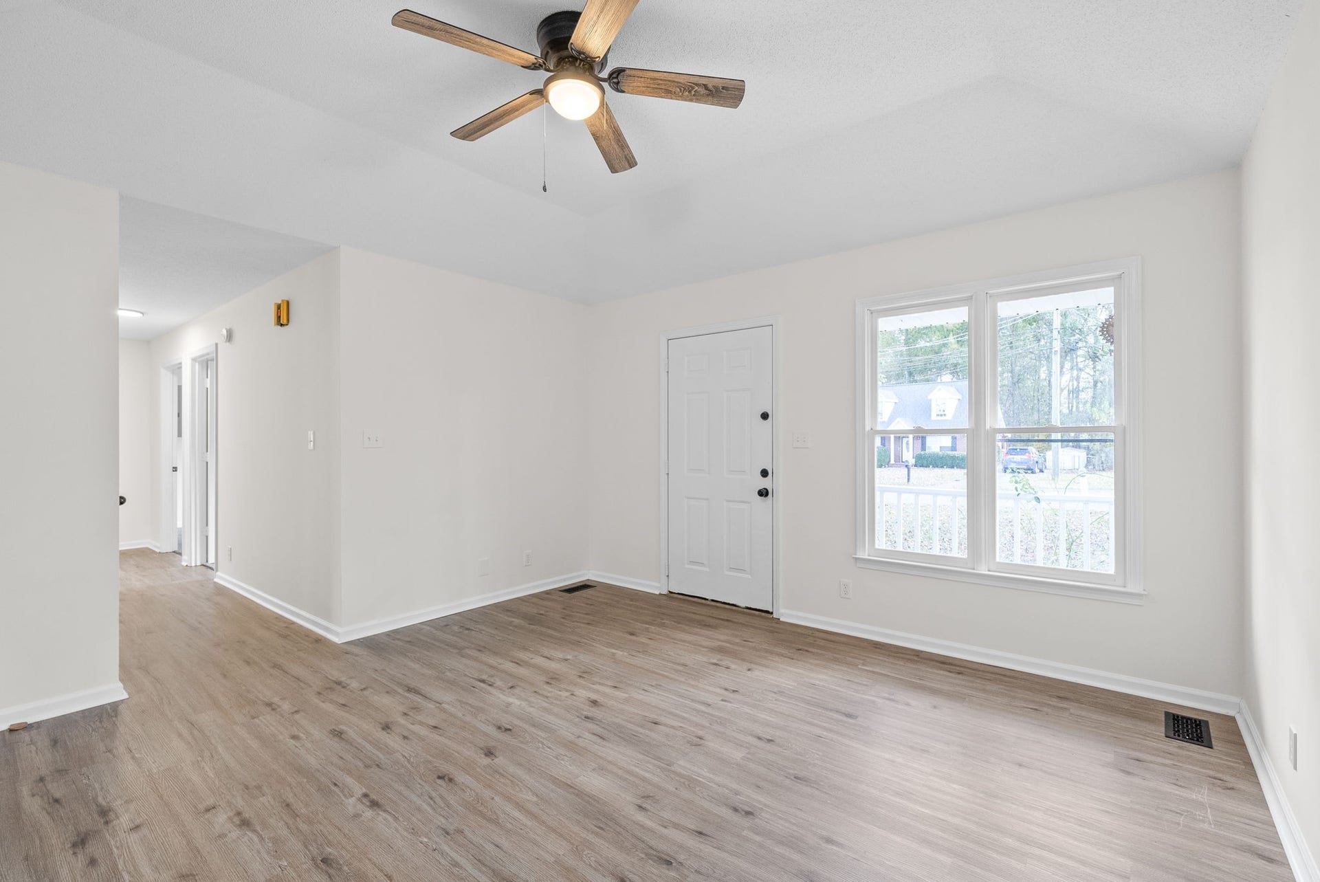 761 Spees Dr, Clarksville, TN 37042 761 Spees Dr, Clarksville, TN 37042
