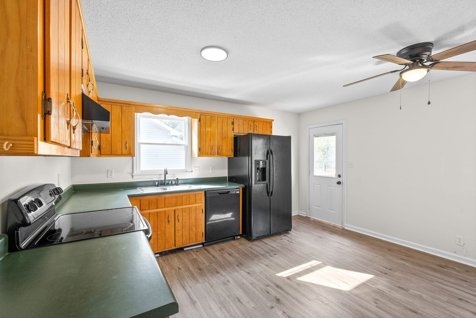 761 Spees Dr, Clarksville, TN 37042 761 Spees Dr, Clarksville, TN 37042