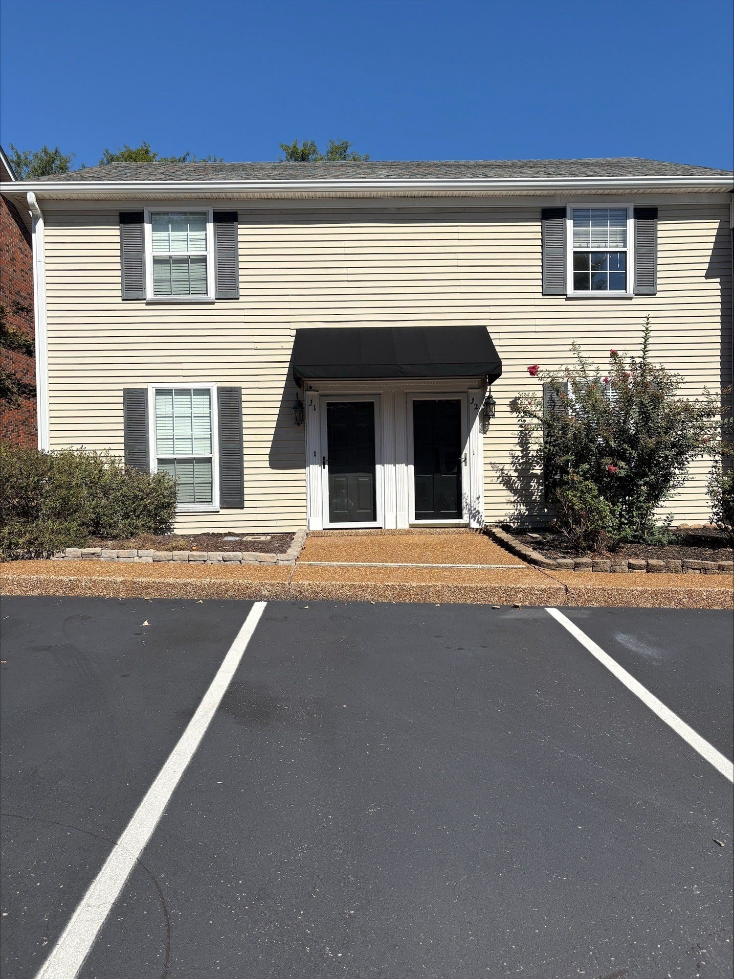 200 N Royal Oaks Blvd, #J1, Franklin, TN 37067 200 N Royal Oaks Blvd, #J1, Franklin, TN 37067