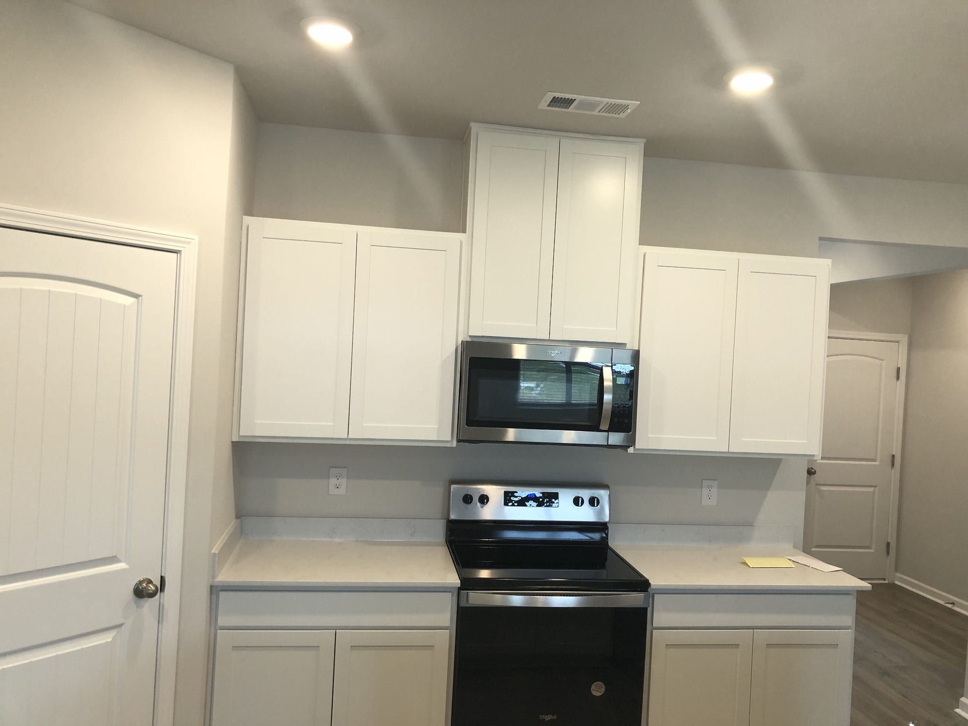 162 Olivia Cir, Chapel Hill, TN 37034 Electric smooth top stove.