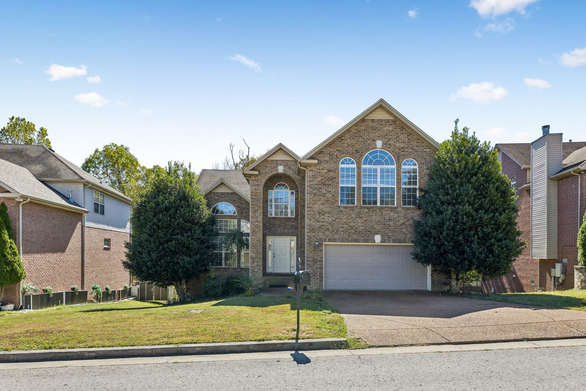 5409 Oak Chase Dr, Antioch, TN 37013 5409 Oak Chase Dr, Antioch, TN 37013