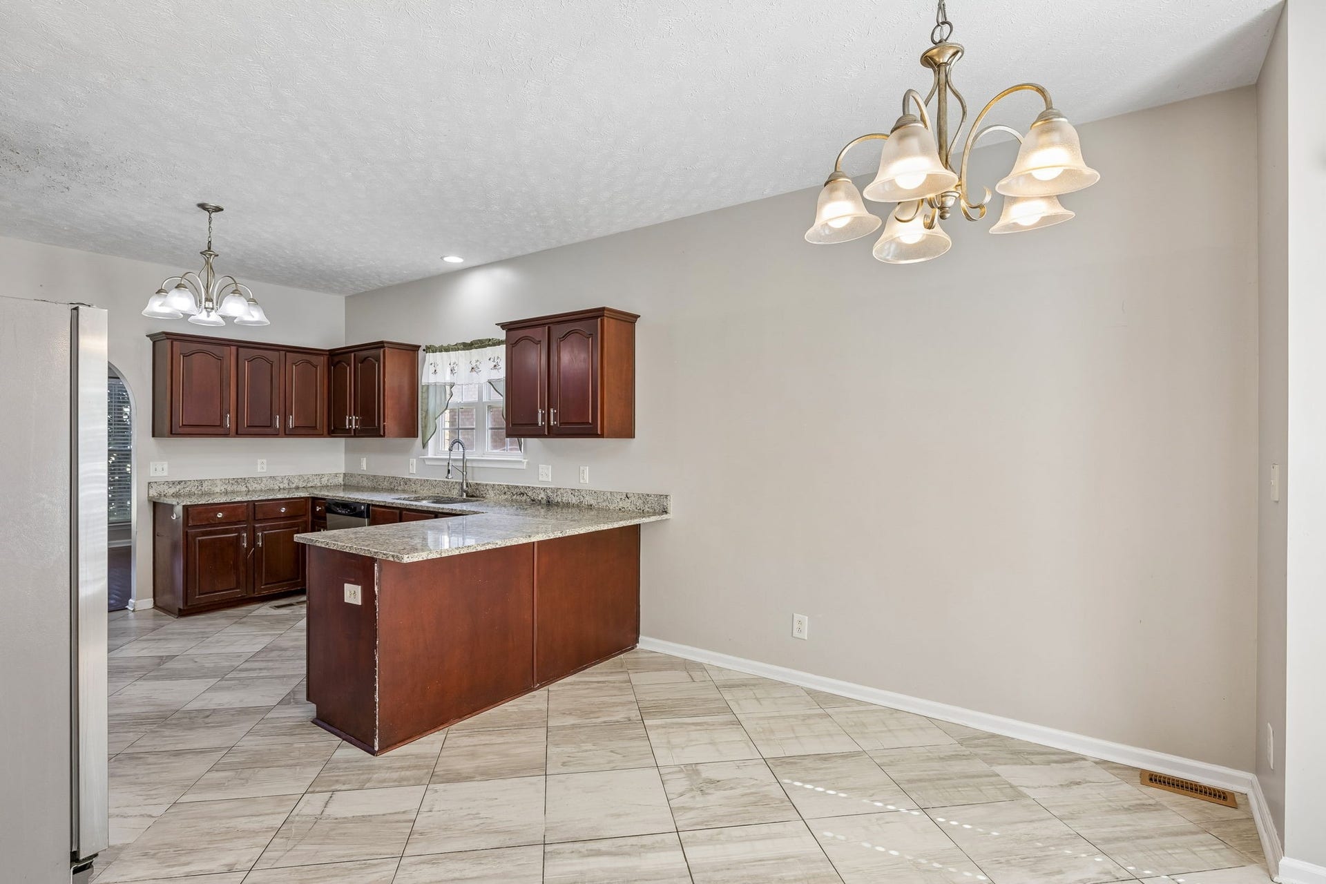 5409 Oak Chase Dr, Antioch, TN 37013 5409 Oak Chase Dr, Antioch, TN 37013