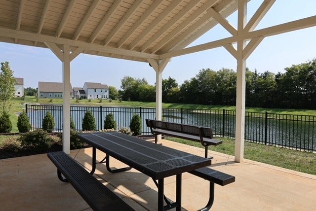 4943 Kai Drive, Murfreesboro, TN 37129 RELAX AND GATHER AT THE COMMUNITY PICNIC AREA.