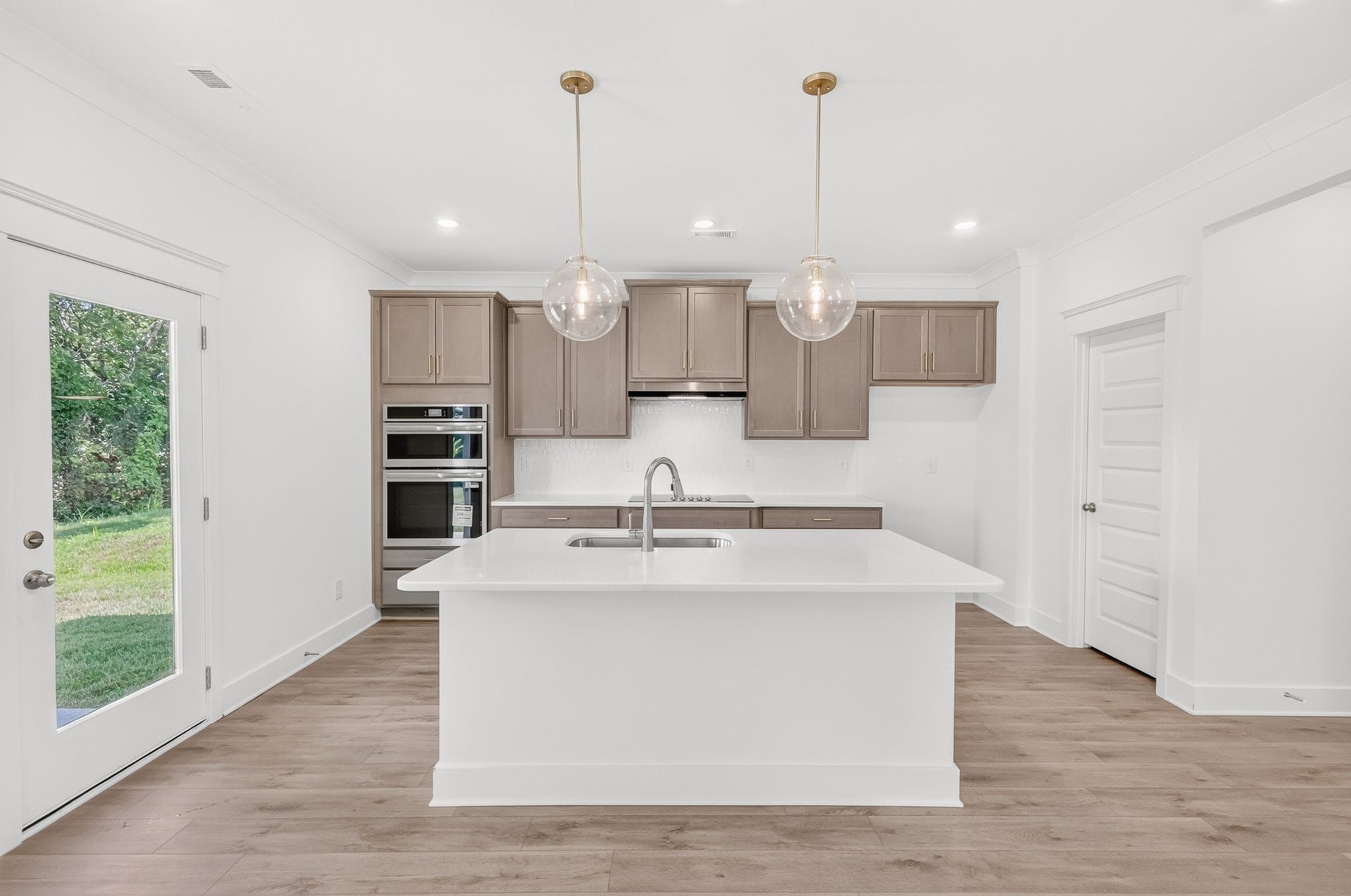 4943 Kai Drive, Murfreesboro, TN 37129 4943 Kai Drive, Murfreesboro, TN 37129