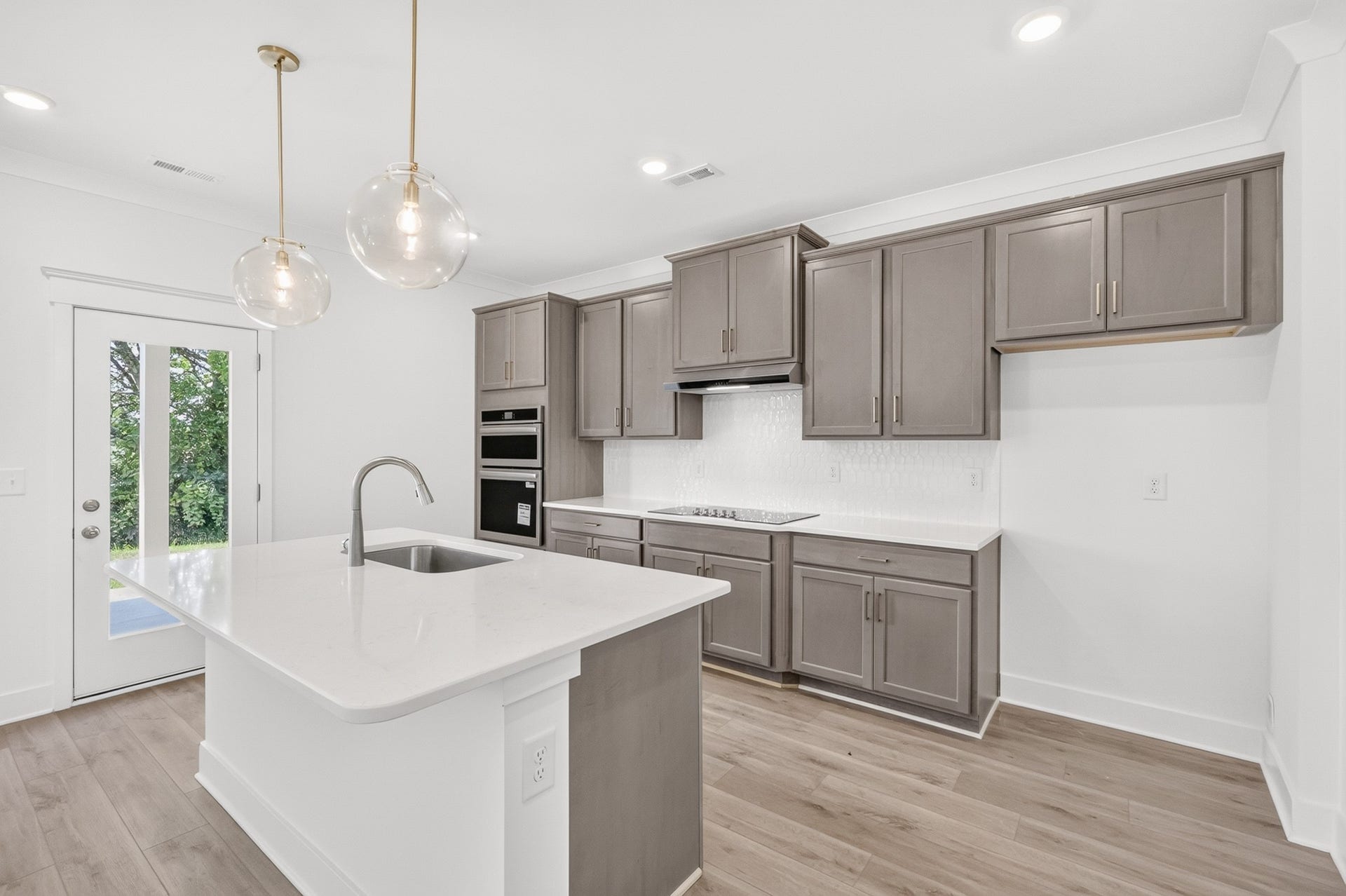 4943 Kai Drive, Murfreesboro, TN 37129 4943 Kai Drive, Murfreesboro, TN 37129