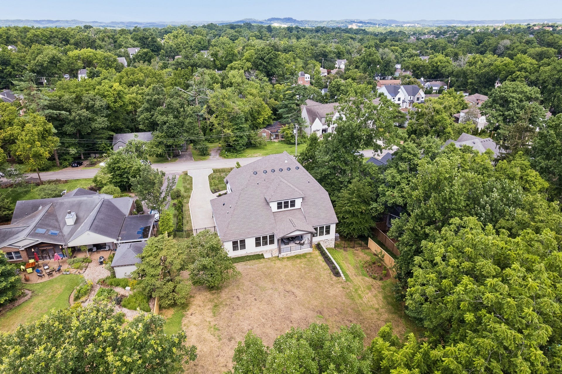 2808 White Oak Dr, Nashville, TN 37215 2808 White Oak Dr, Nashville, TN 37215