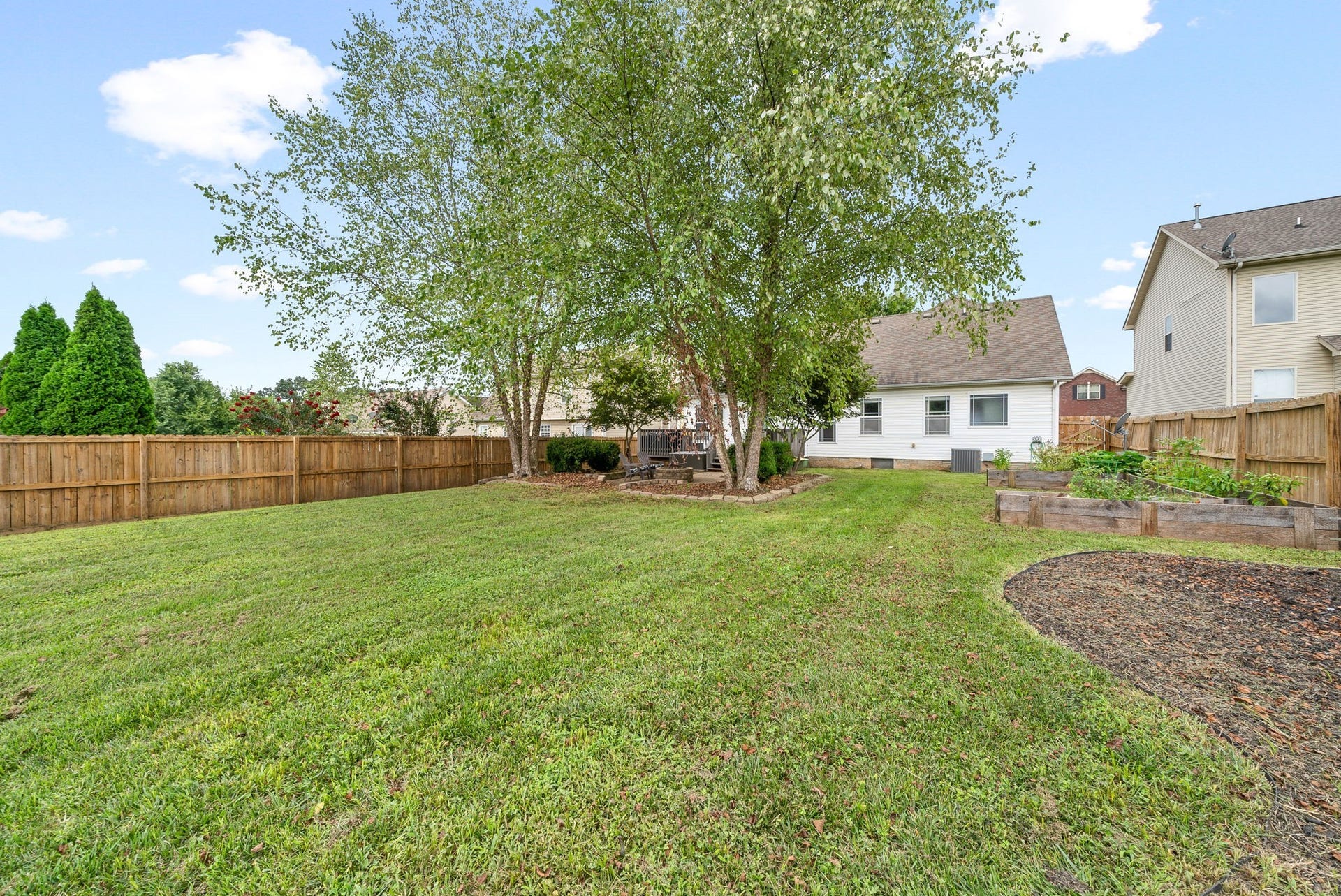 3464 Oak Creek Dr, Clarksville, TN 37040 3464 Oak Creek Dr, Clarksville, TN 37040