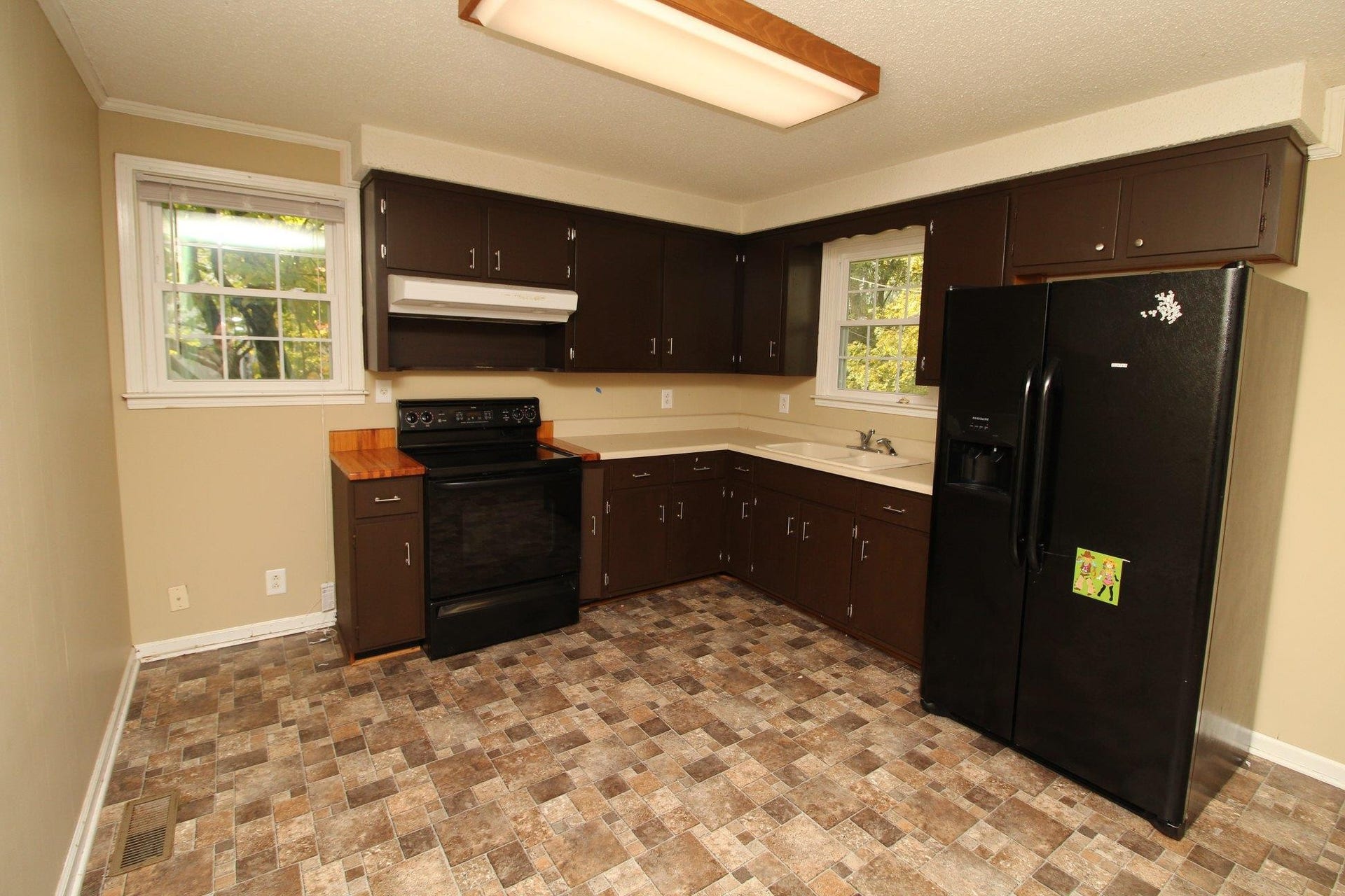 339 Clearview Dr, Clarksville, TN 37043 339 Clearview Dr, Clarksville, TN 37043