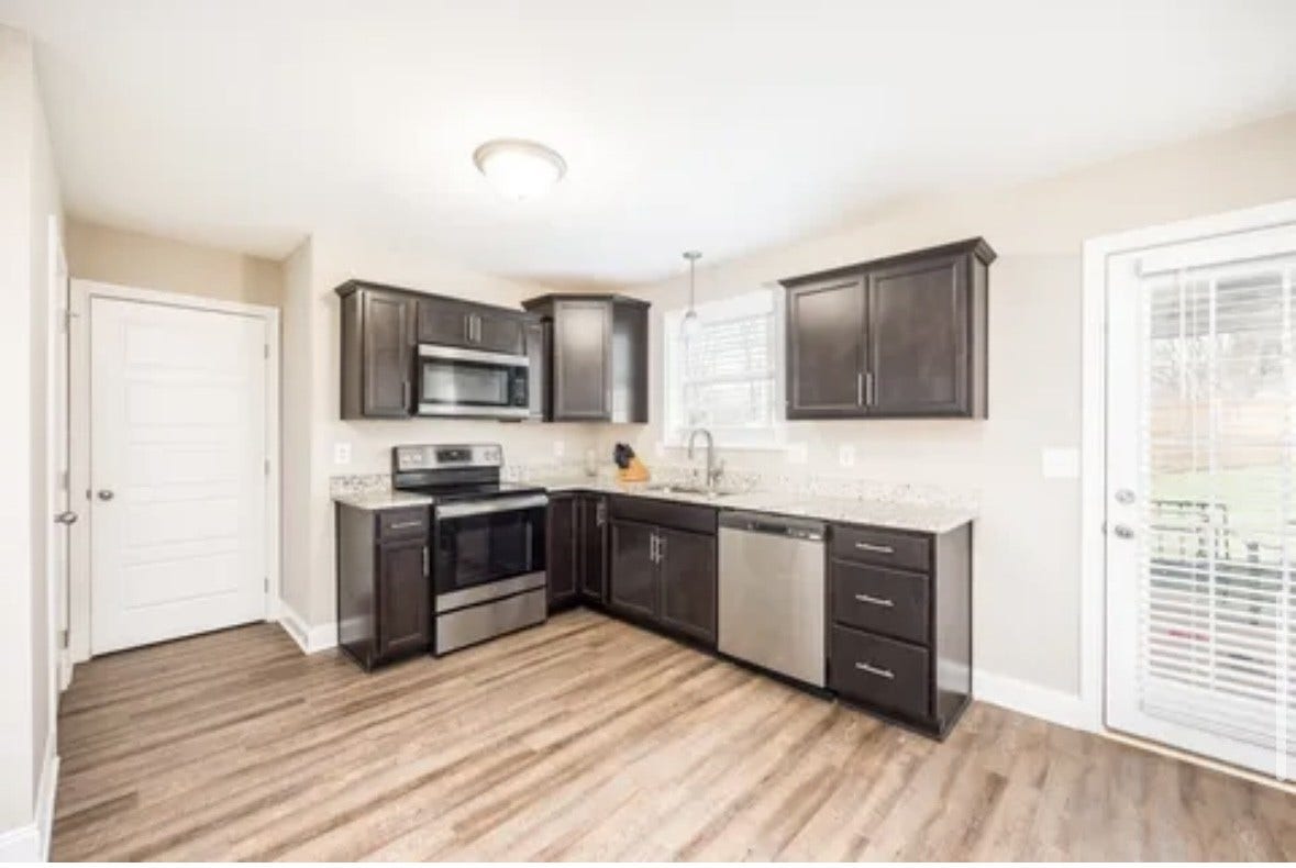 821 Lutz Ln, Clarksville, TN 37042 821 Lutz Ln, Clarksville, TN 37042