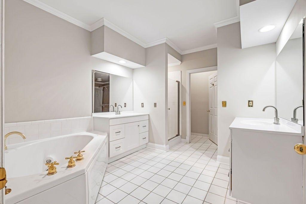 4040 Woodlawn Dr, #12, Nashville, TN 37205 4040 Woodlawn Dr, #12, Nashville, TN 37205