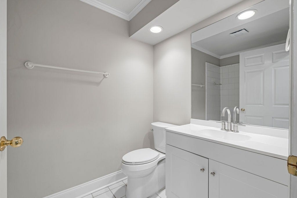 4040 Woodlawn Dr, #12, Nashville, TN 37205 4040 Woodlawn Dr, #12, Nashville, TN 37205