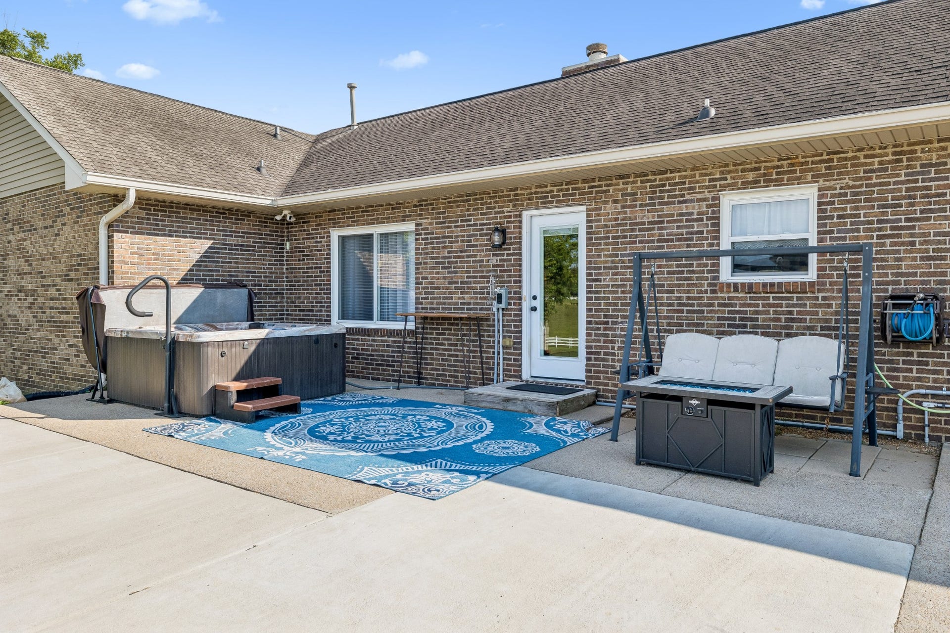 1121 Lakes Edge Dr, Murfreesboro, TN 37130 1121 Lakes Edge Dr, Murfreesboro, TN 37130