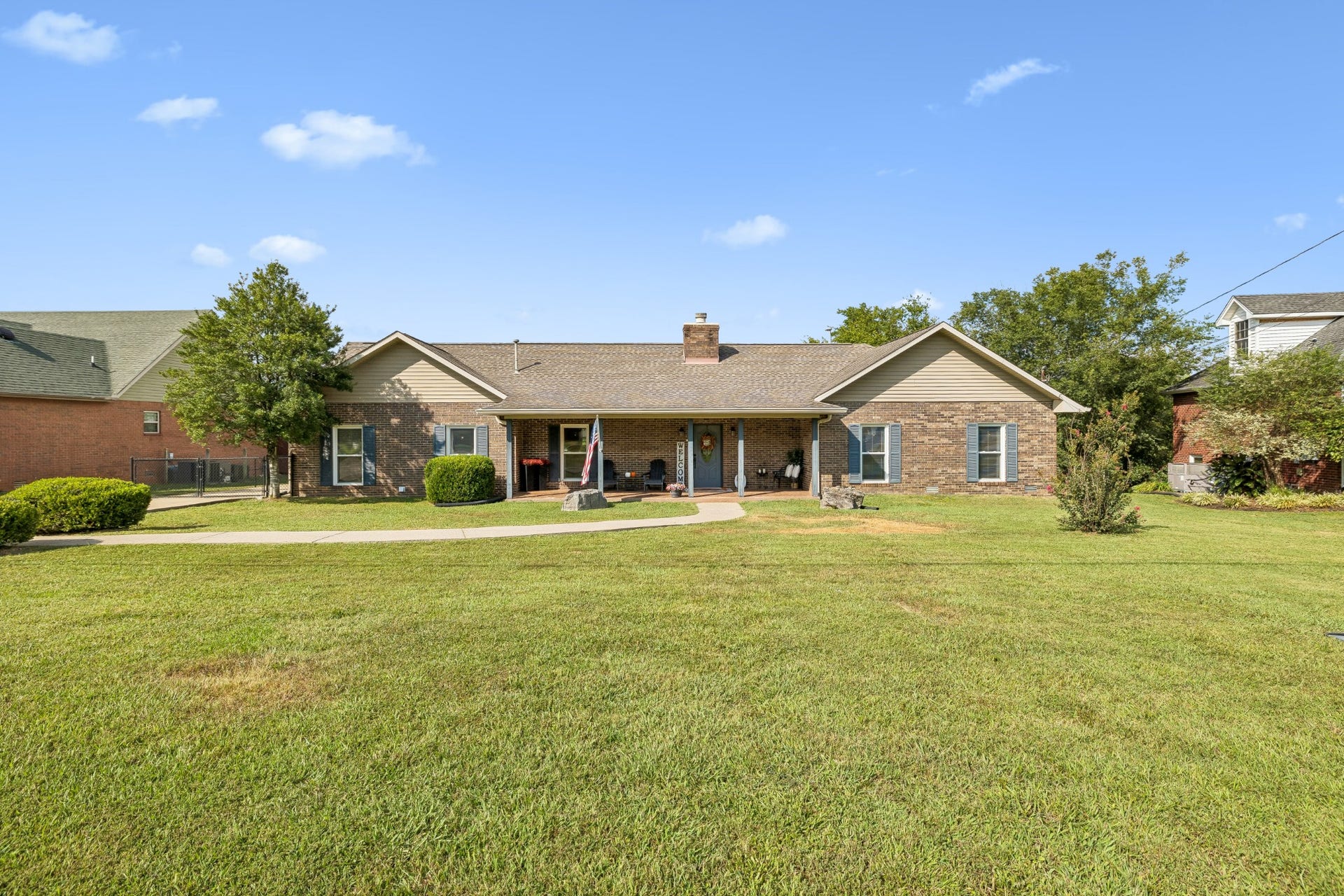 1121 Lakes Edge Dr, Murfreesboro, TN 37130 1121 Lakes Edge Dr, Murfreesboro, TN 37130