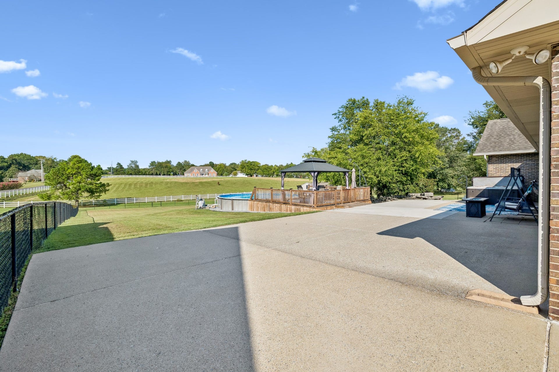 1121 Lakes Edge Dr, Murfreesboro, TN 37130 1121 Lakes Edge Dr, Murfreesboro, TN 37130
