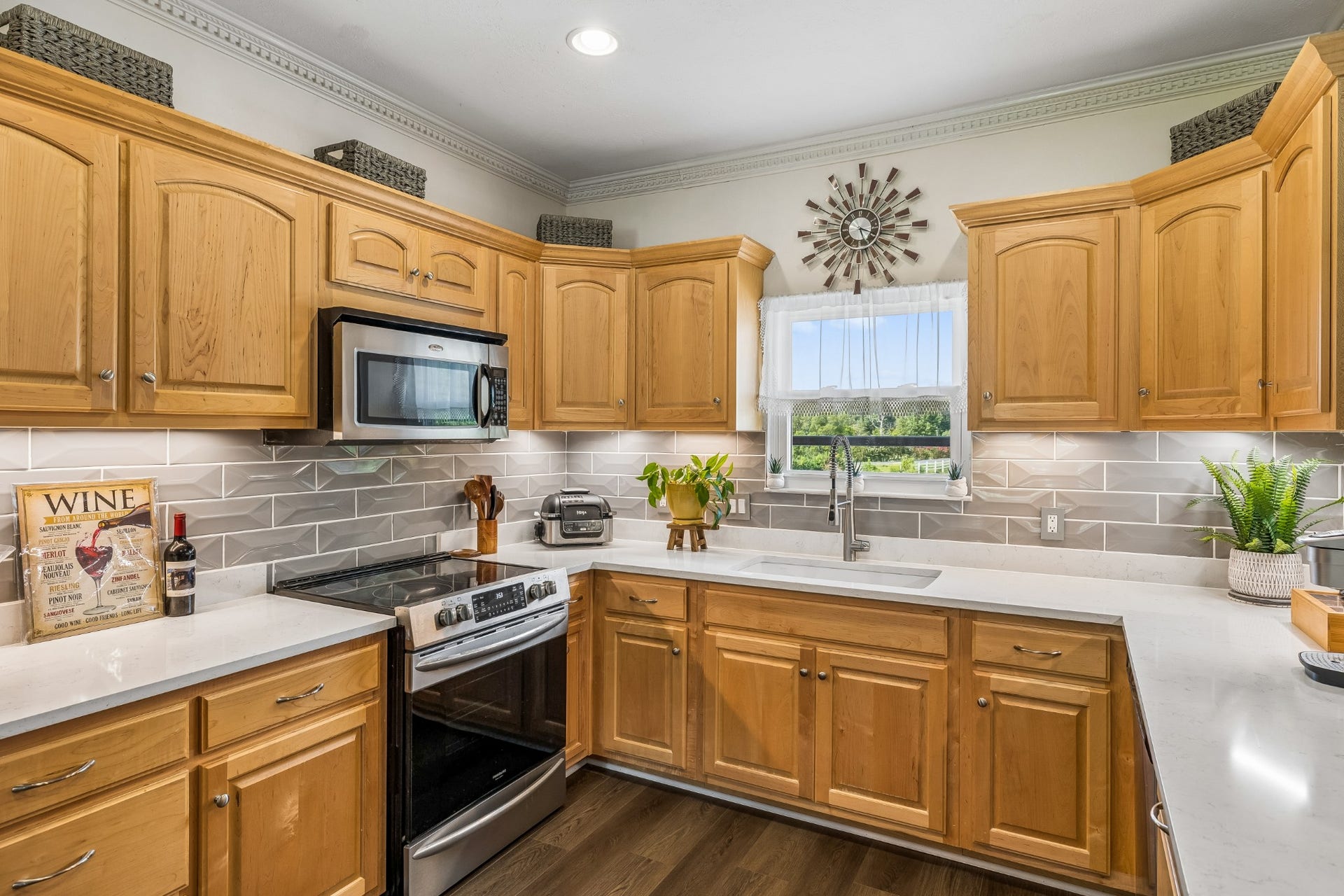 1121 Lakes Edge Dr, Murfreesboro, TN 37130 1121 Lakes Edge Dr, Murfreesboro, TN 37130