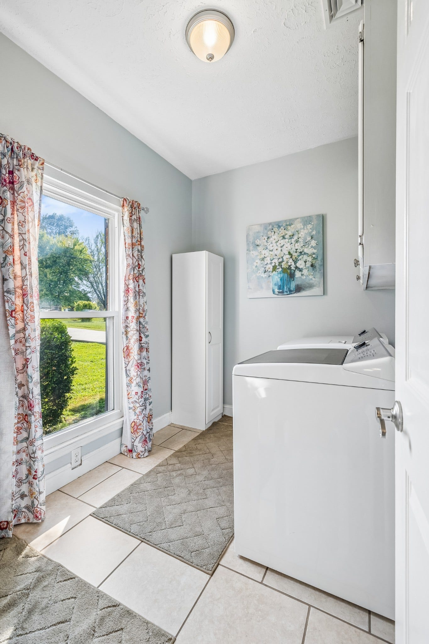 1121 Lakes Edge Dr, Murfreesboro, TN 37130 1121 Lakes Edge Dr, Murfreesboro, TN 37130