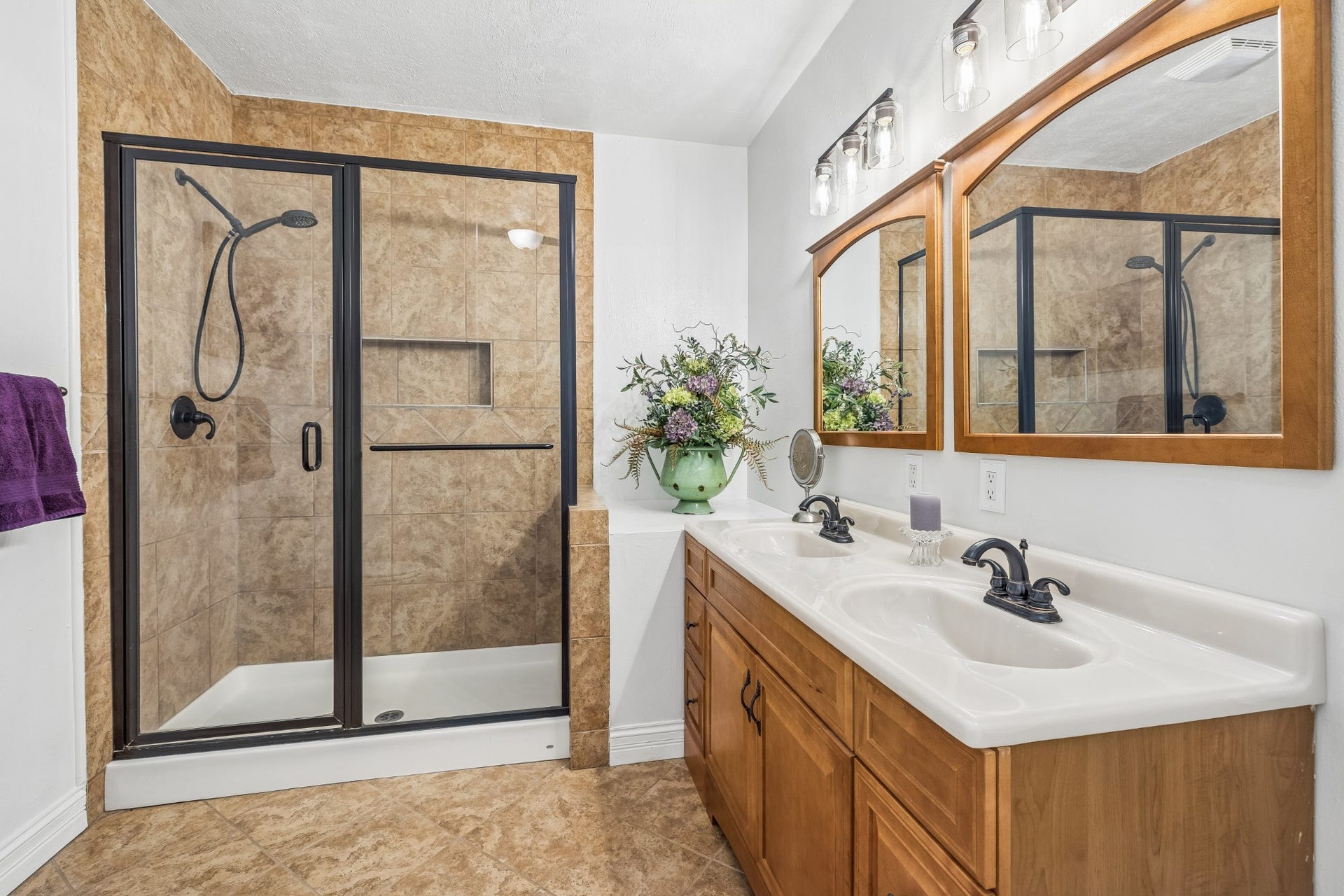 1121 Lakes Edge Dr, Murfreesboro, TN 37130 1121 Lakes Edge Dr, Murfreesboro, TN 37130