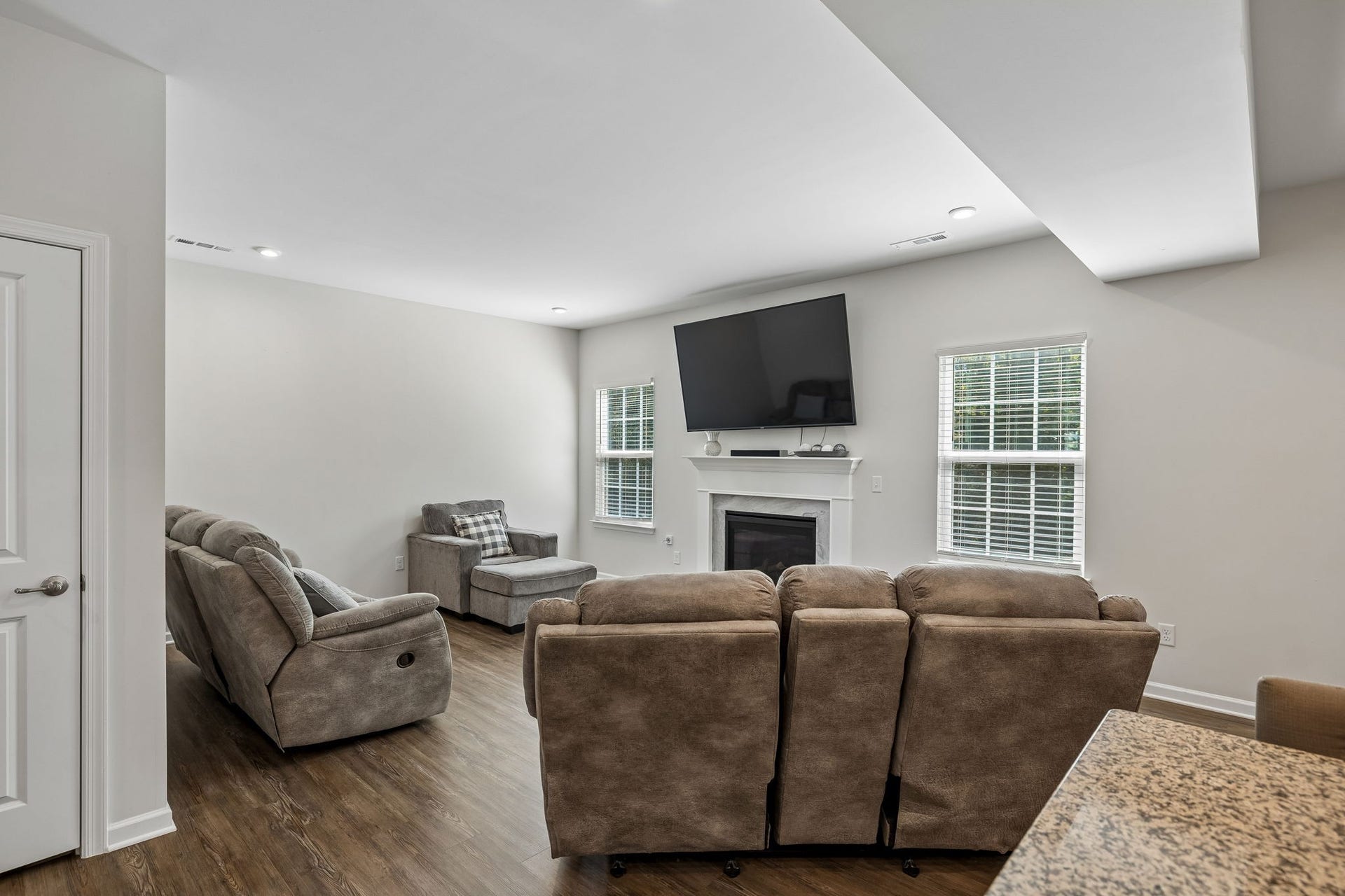 2572 Grove Park Way, Columbia, TN 38401 2572 Grove Park Way, Columbia, TN 38401
