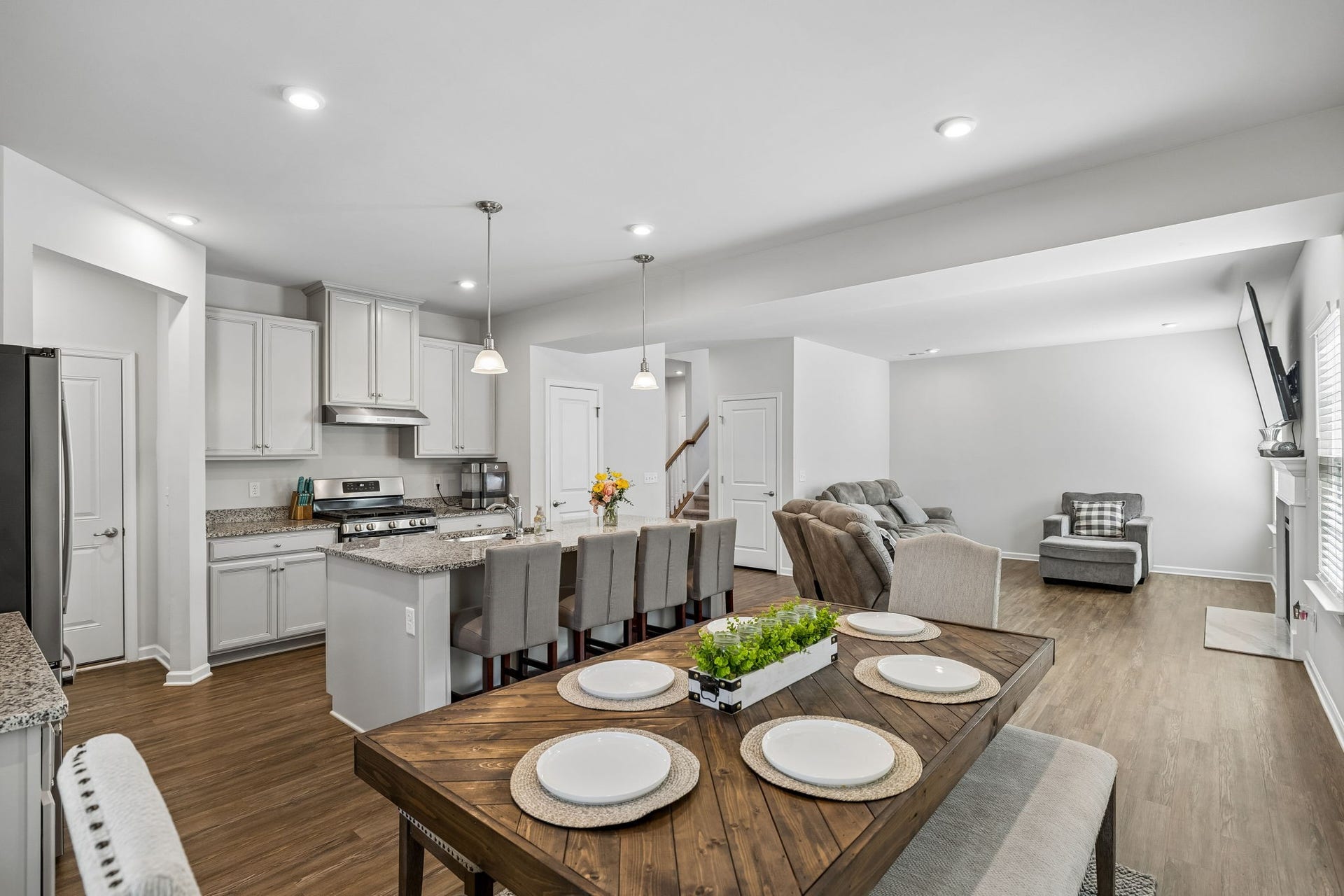 2572 Grove Park Way, Columbia, TN 38401 2572 Grove Park Way, Columbia, TN 38401